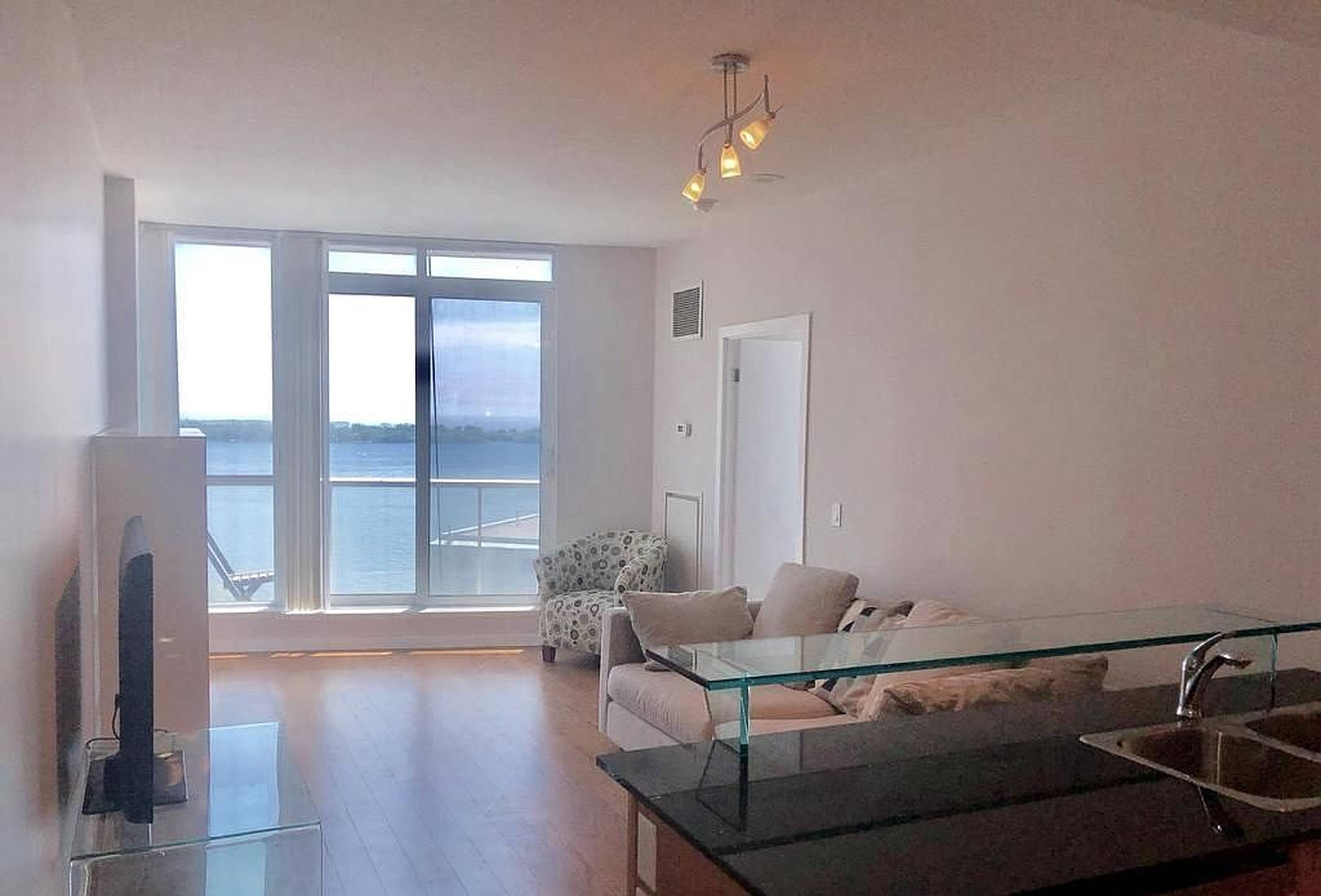 1 室  · 1 卫 for rent $1,300 / 月