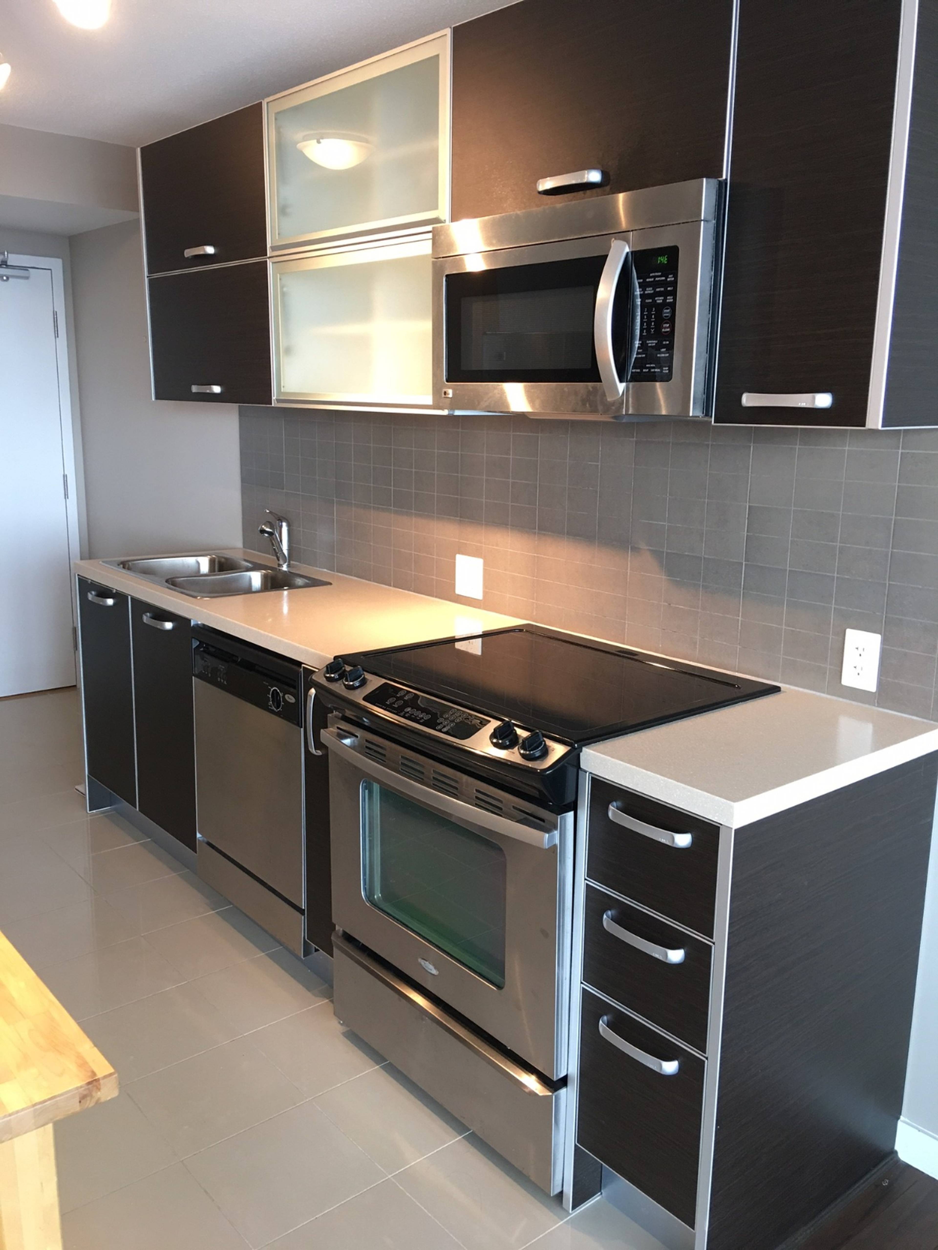 1 室  · 1 卫 for rent $1,600 / 月