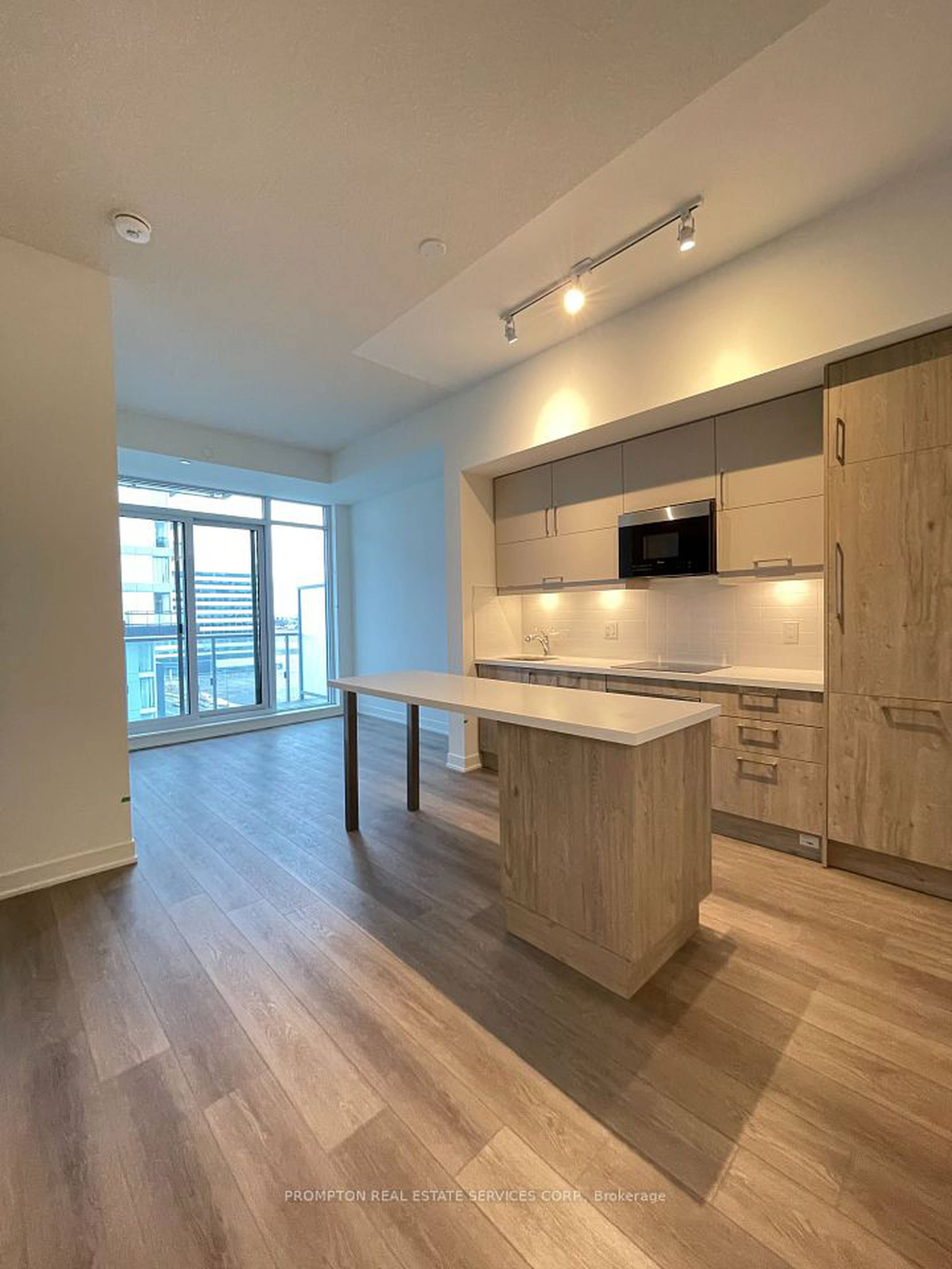 2 ch.  · 2 s. de bains for rent $2,450 / mois