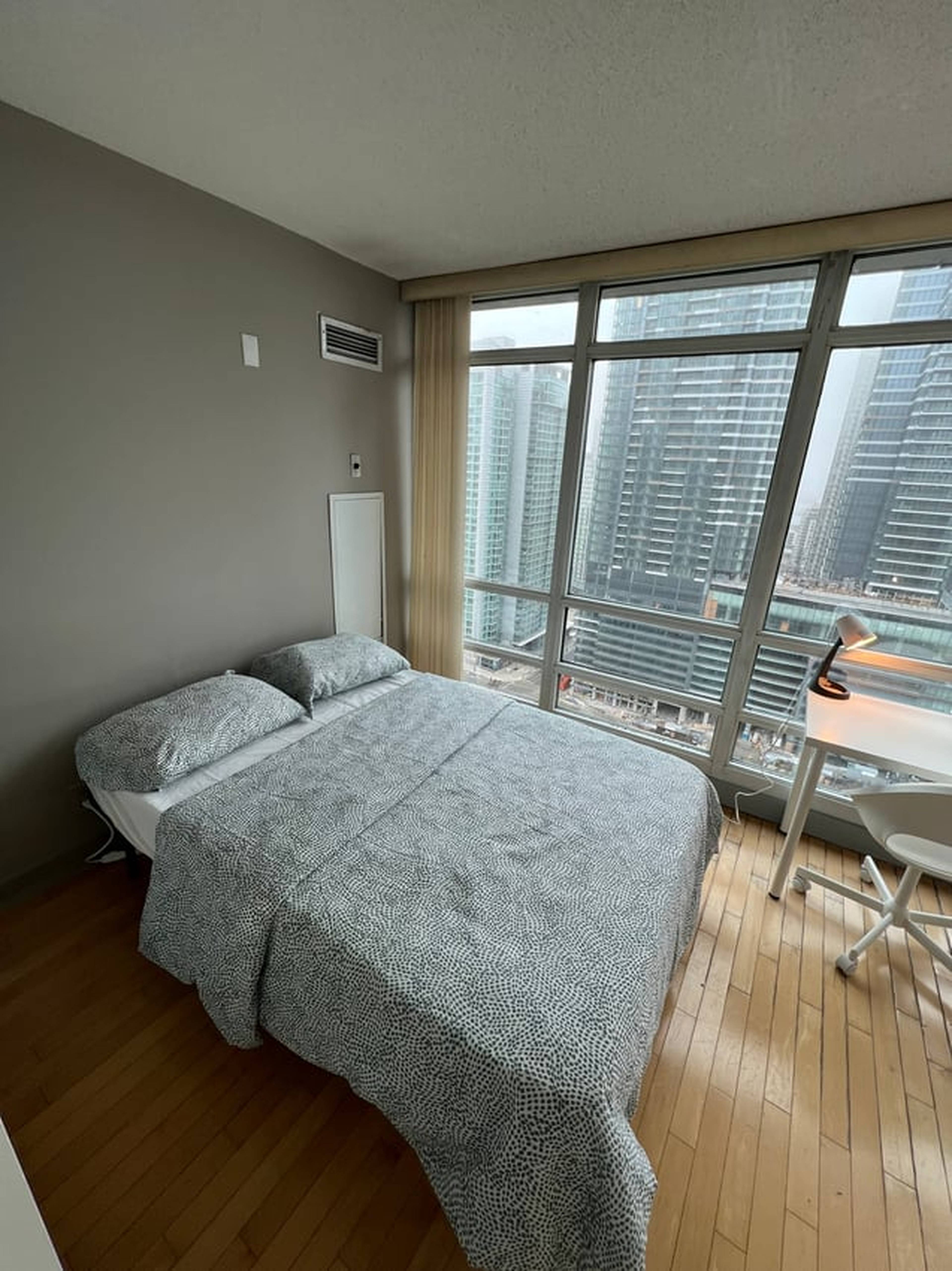 单间 for rent $1,200 / 月