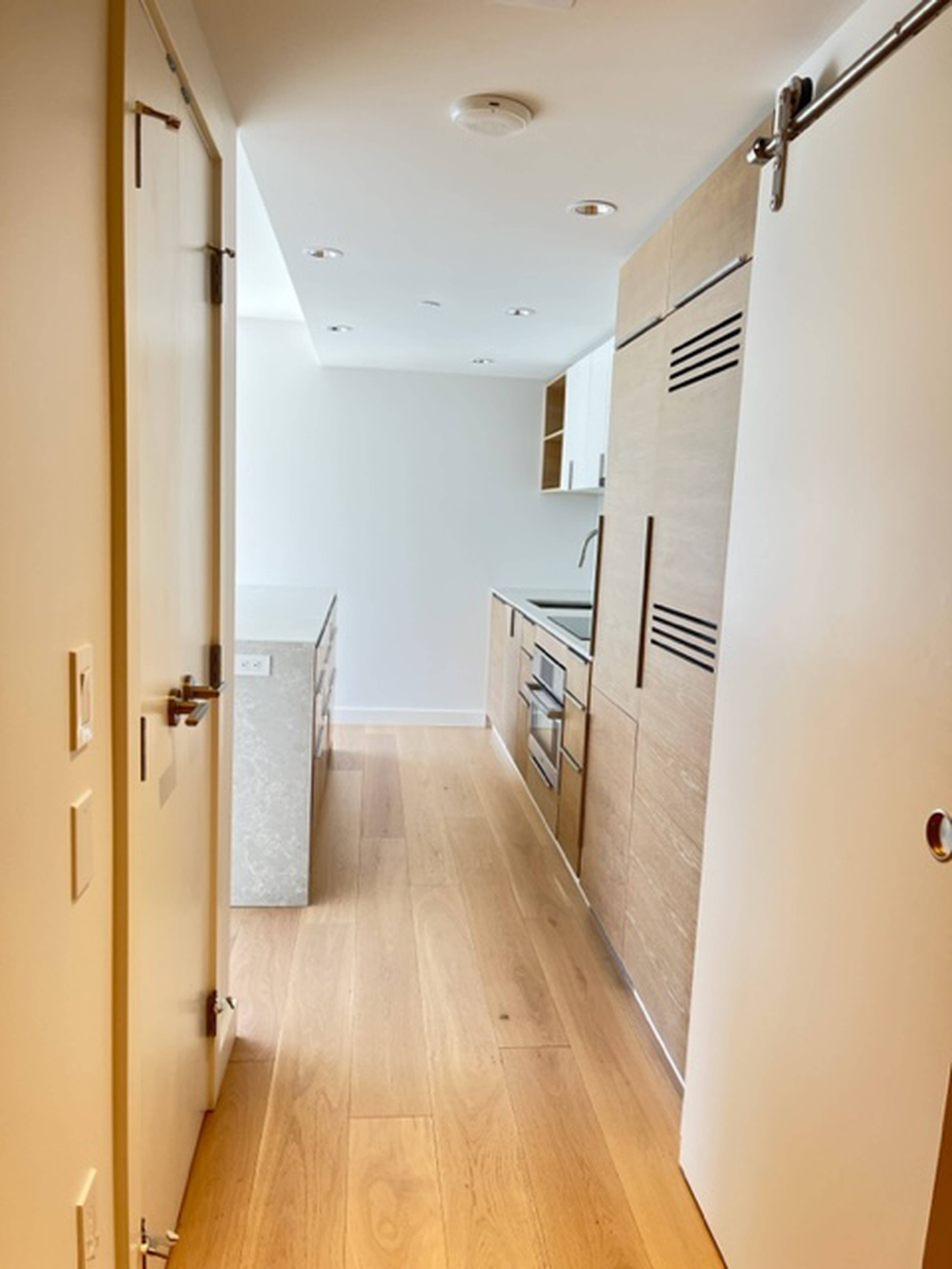 1 室  · 1 卫 for rent $2,800 / 月