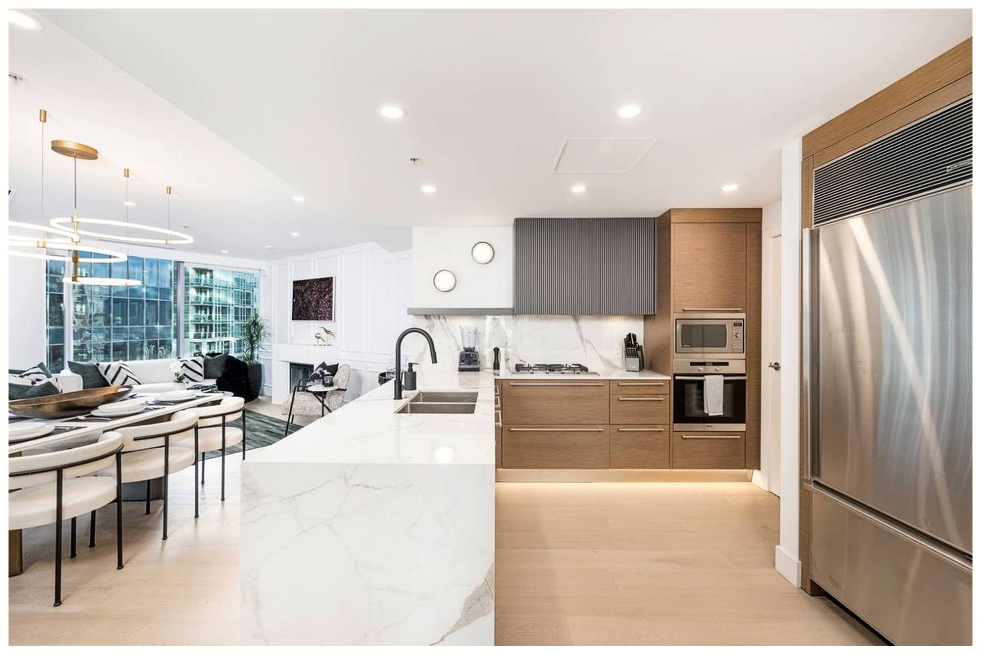 2 ch.  · 2 s. de bains for rent $9,800 / mois