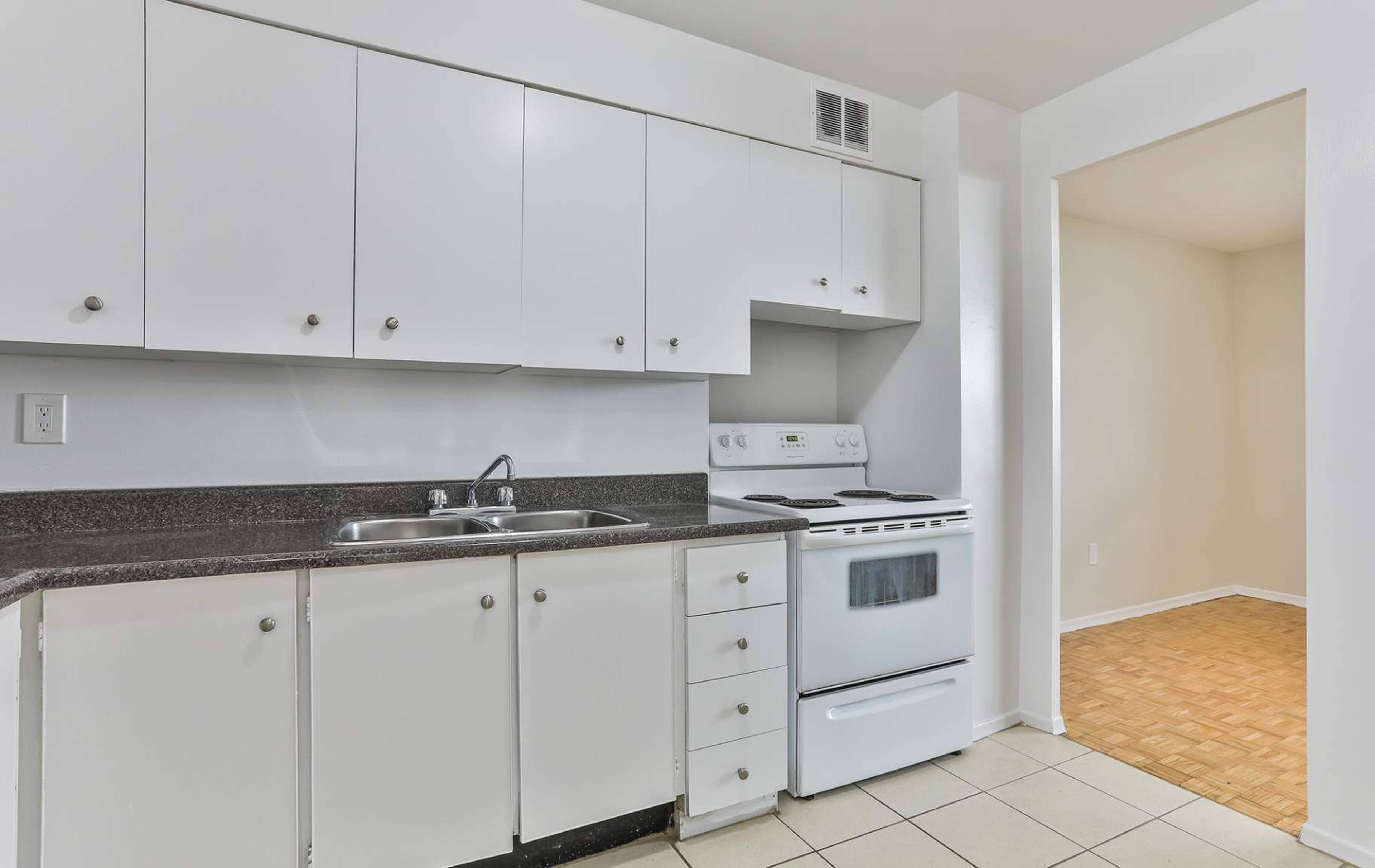 单身公寓  · 1 卫 for rent $1,600 / 月