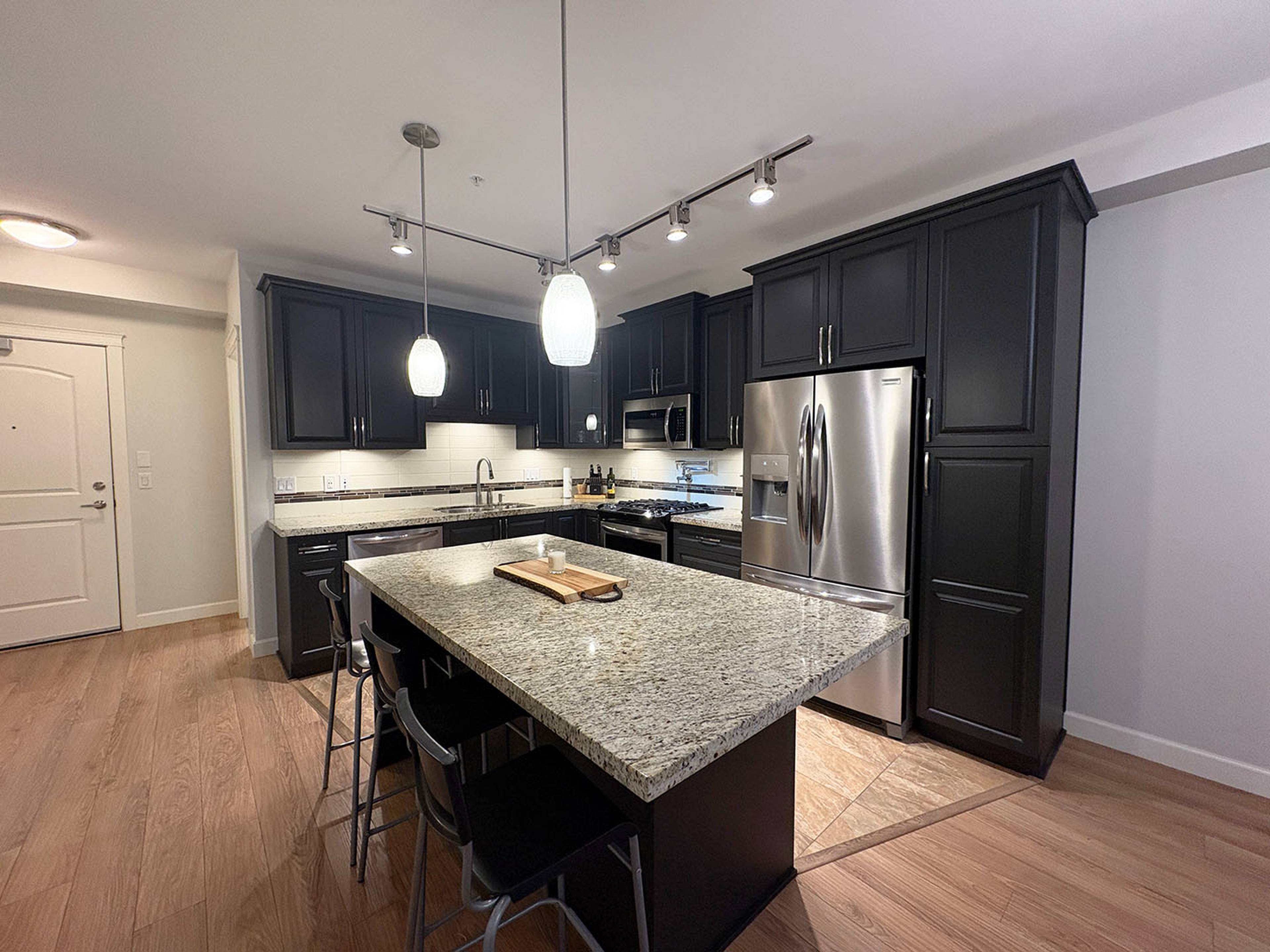 3 ch.  · 2 s. de bains for rent $2,900 / mois