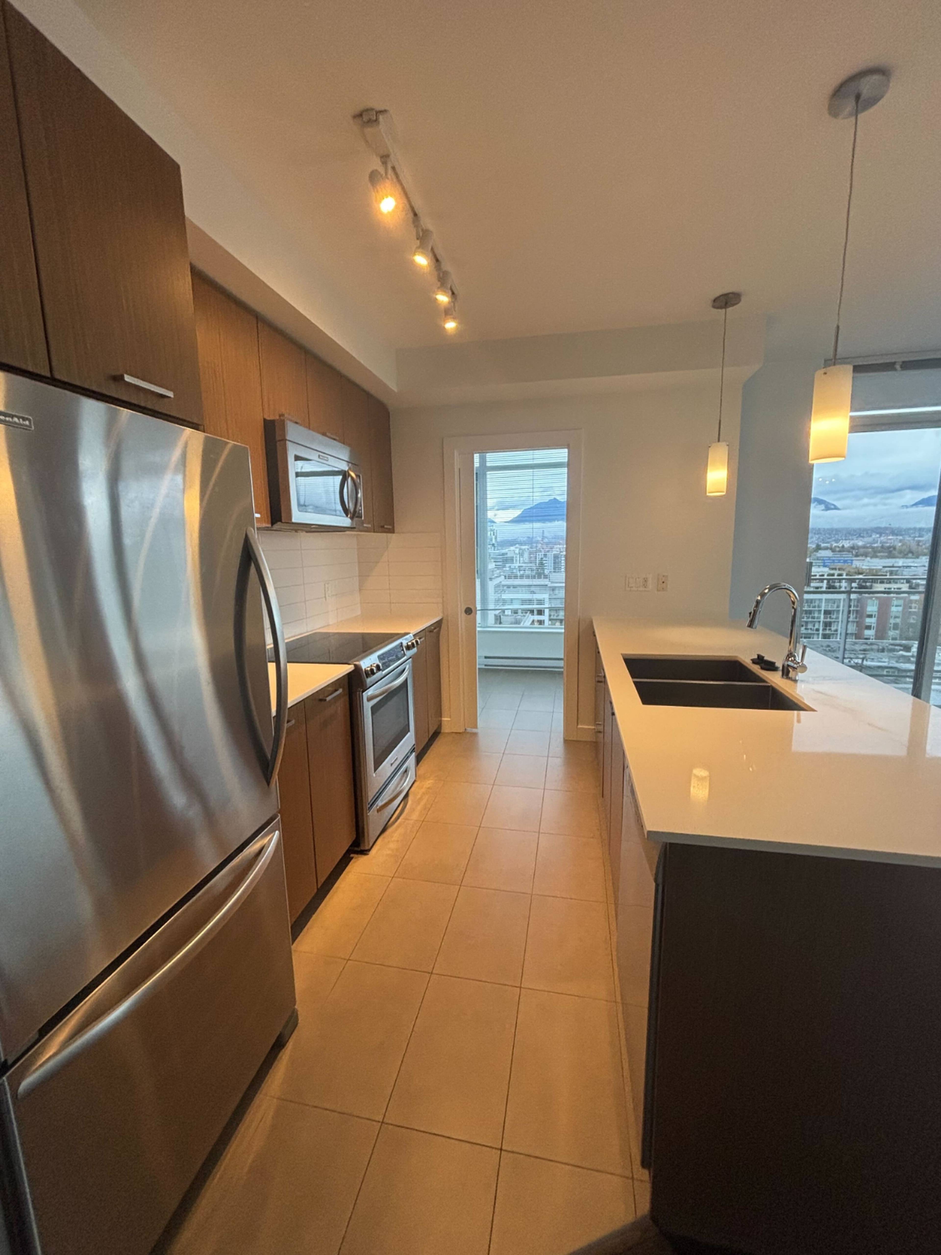 2 ch.  · 2 s. de bains for rent $3,900 / mois