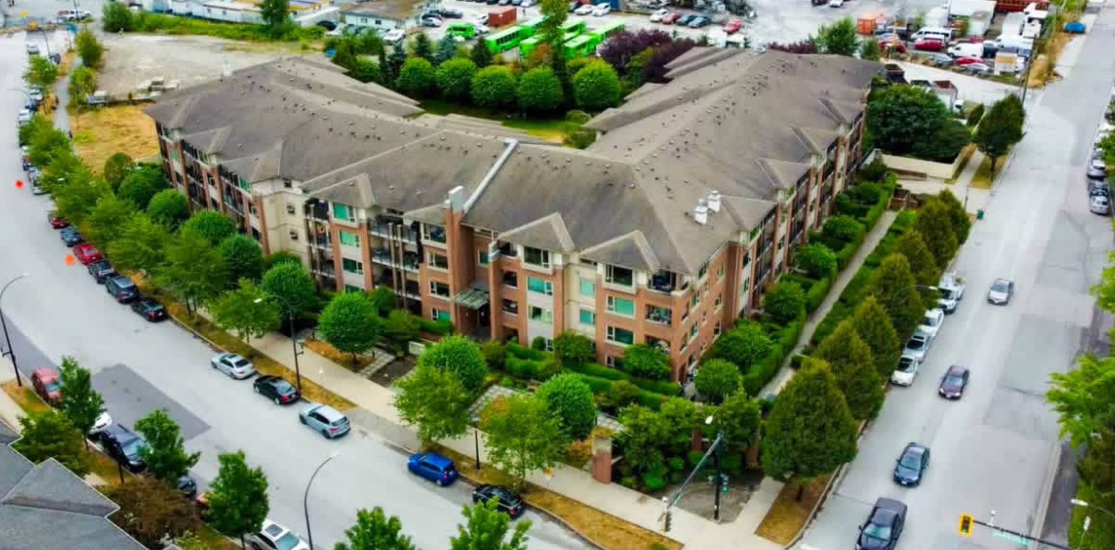2 室  · 2 卫 for rent $2,700 / 月