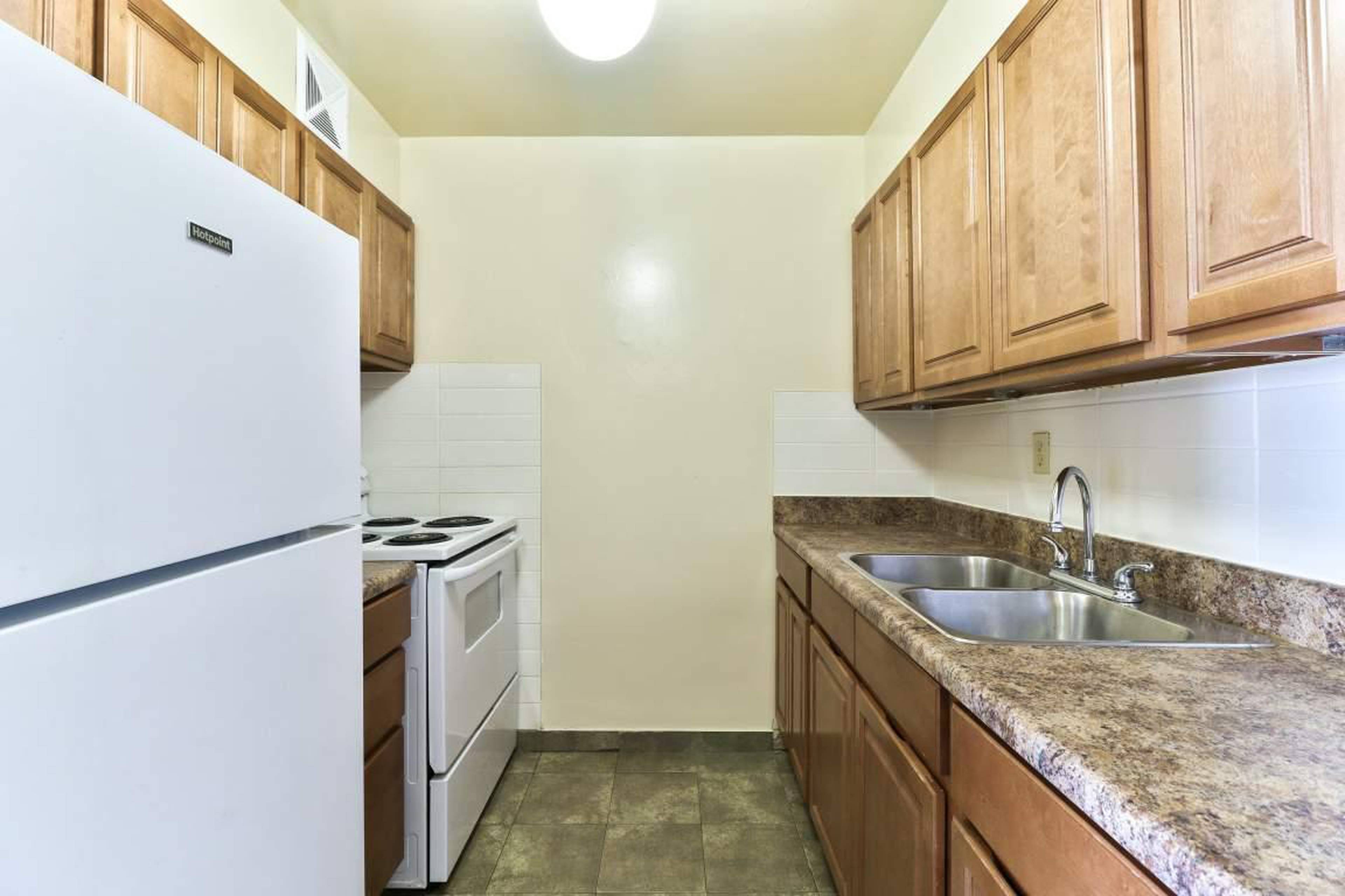 1 室  · 0 卫 for rent $2,135+ / 月