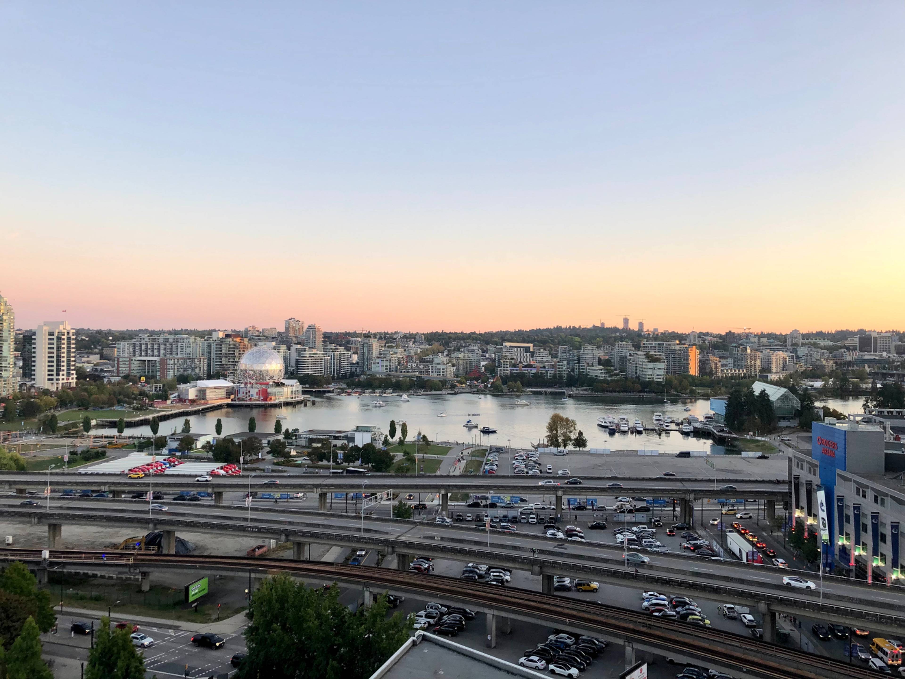 2 室  · 2 卫 for rent $3,800 / 月