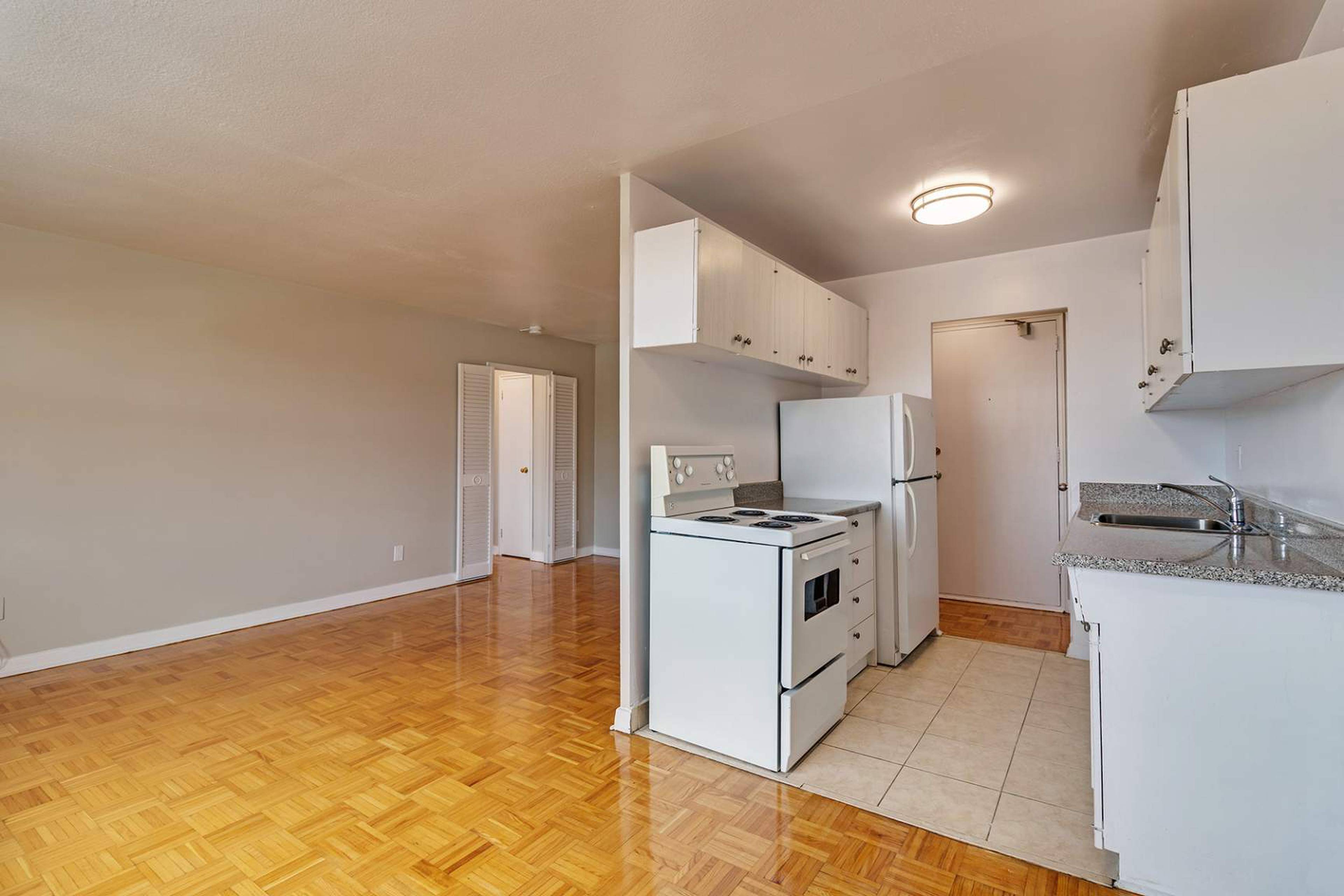 1 室  · 1 卫 for rent $1,749 / 月