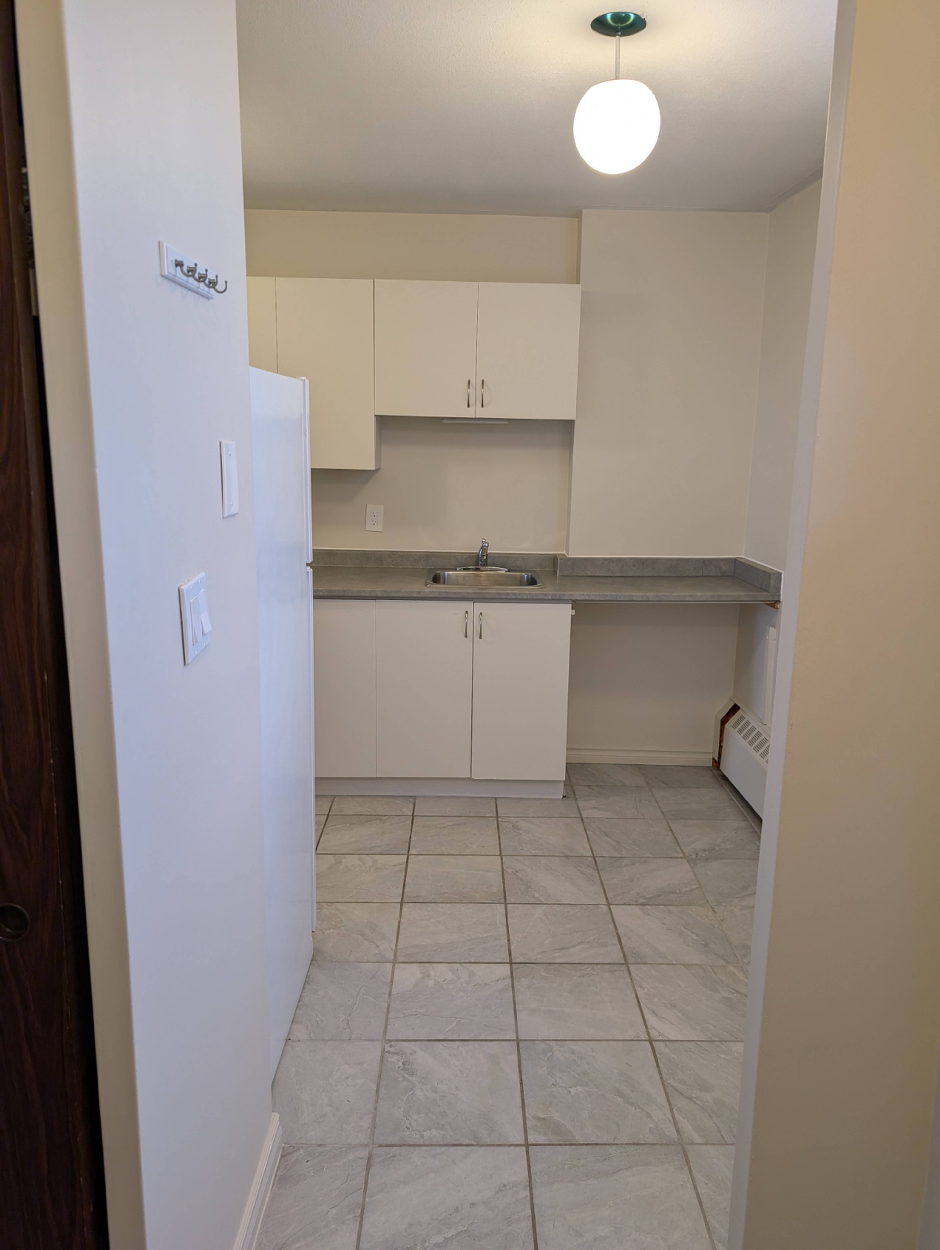 3 室  · 1 卫 for rent $2,412 / 月