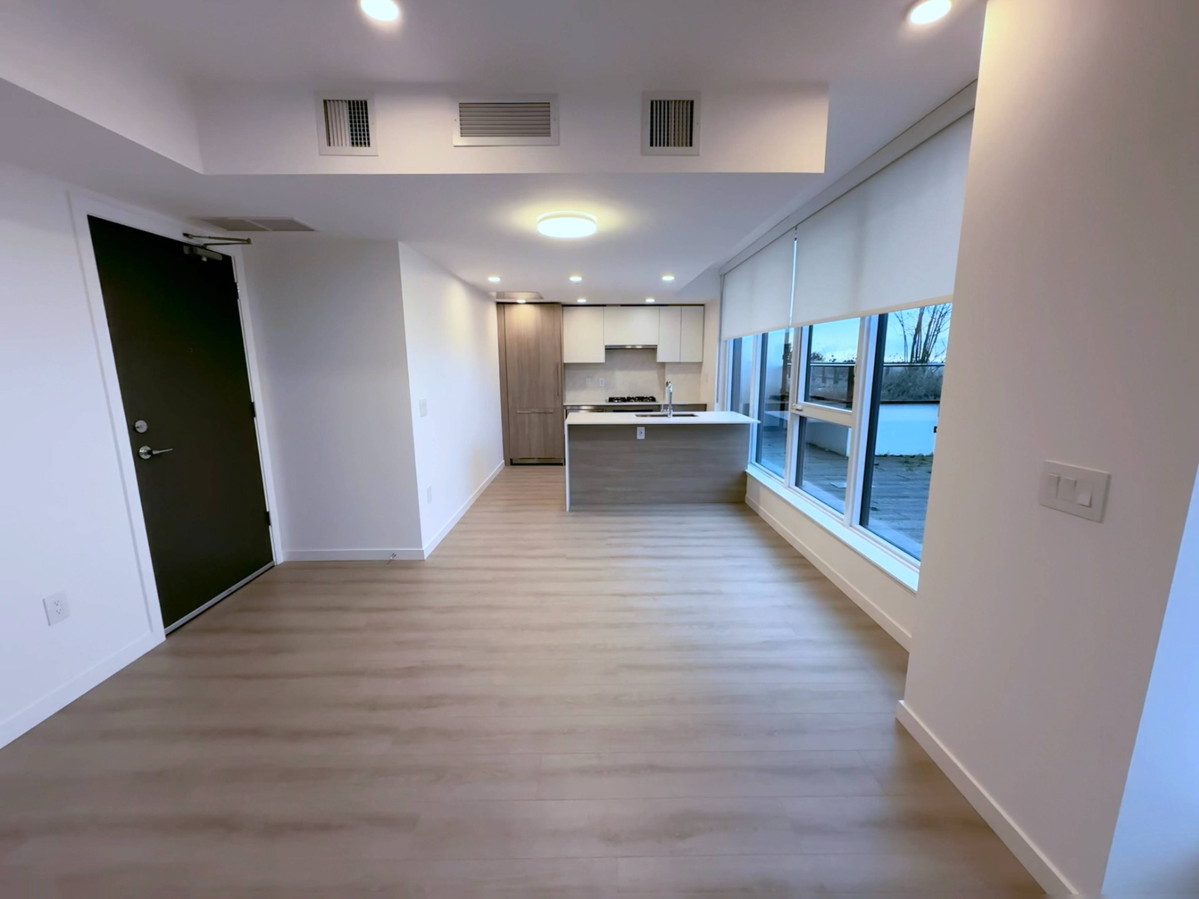 2 ch.  · 2 s. de bains for rent $2,700 / mois