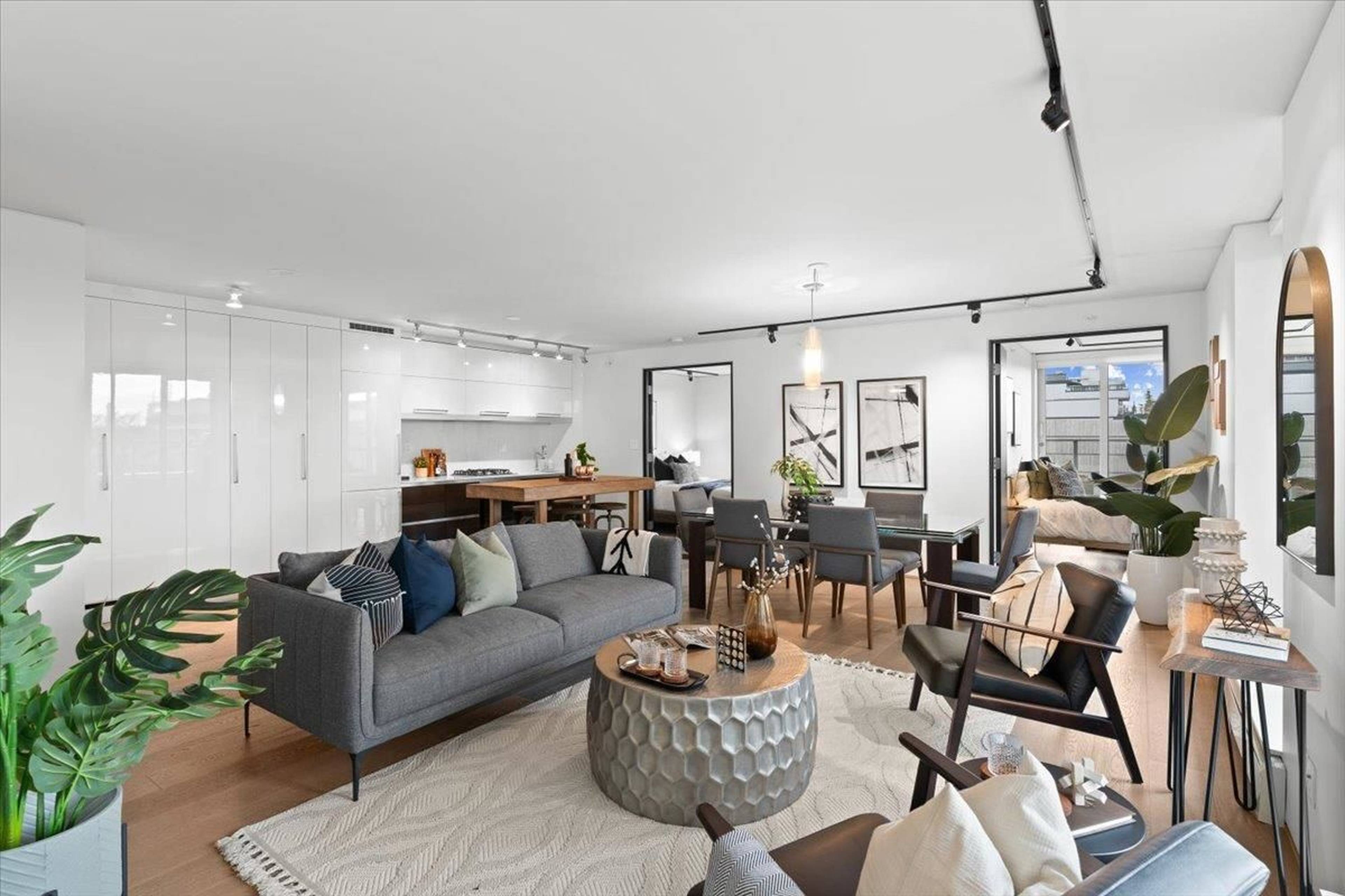 2 室  · 2 卫 for rent $3,295 / 月