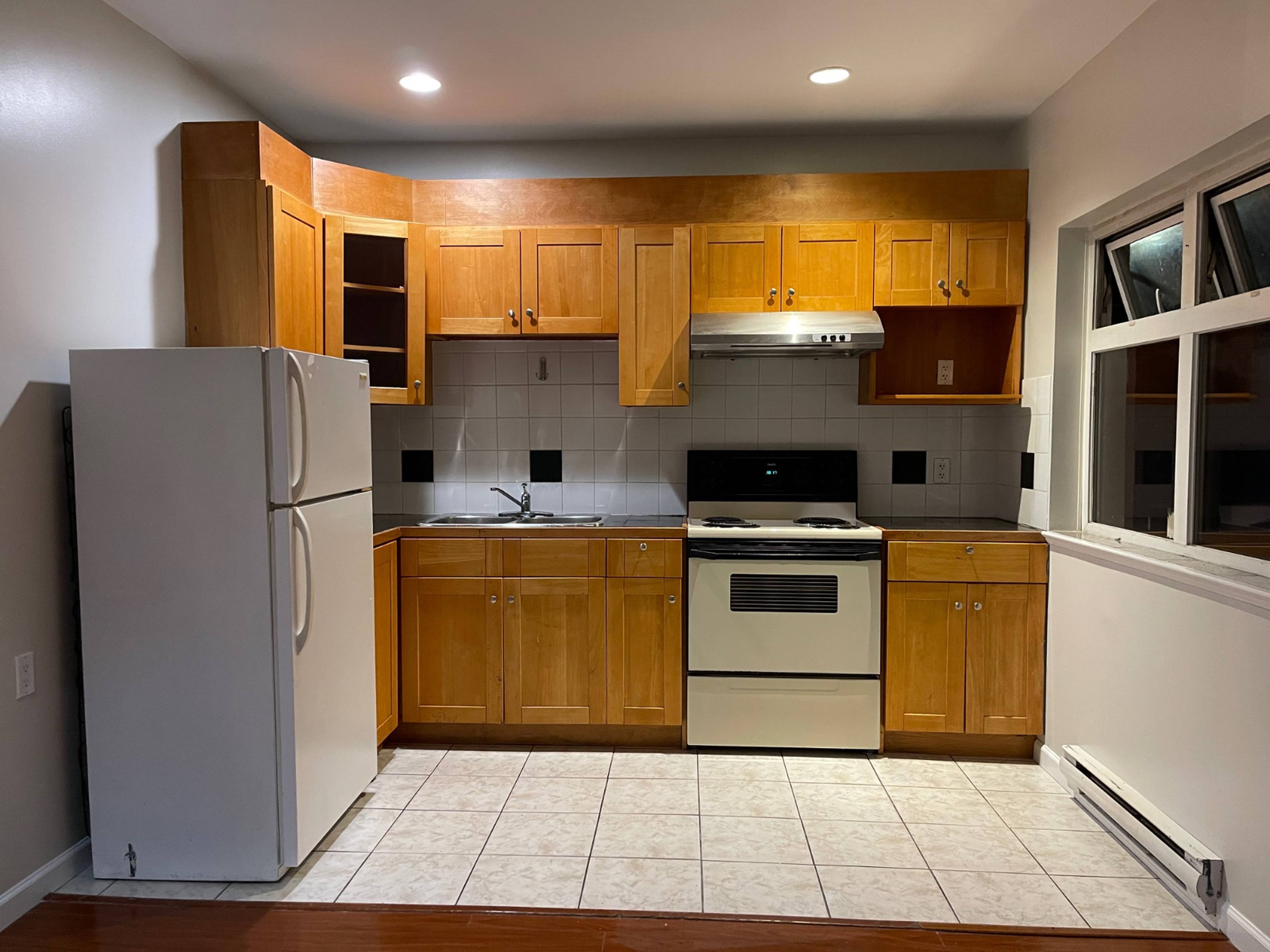 2 ch.  · 1.5 s. de bains for rent $2,000 / mois