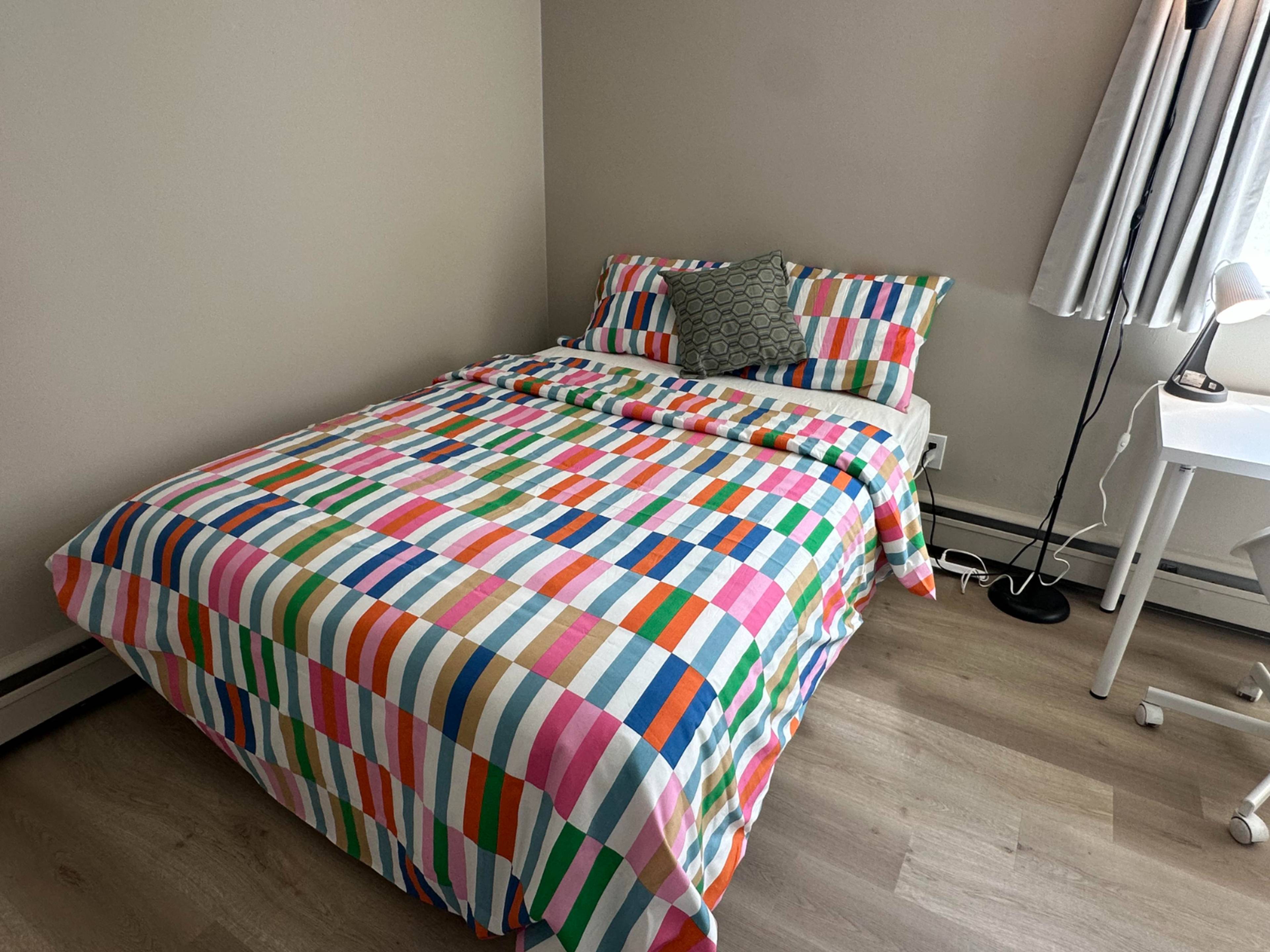 Room for rent $800 / month