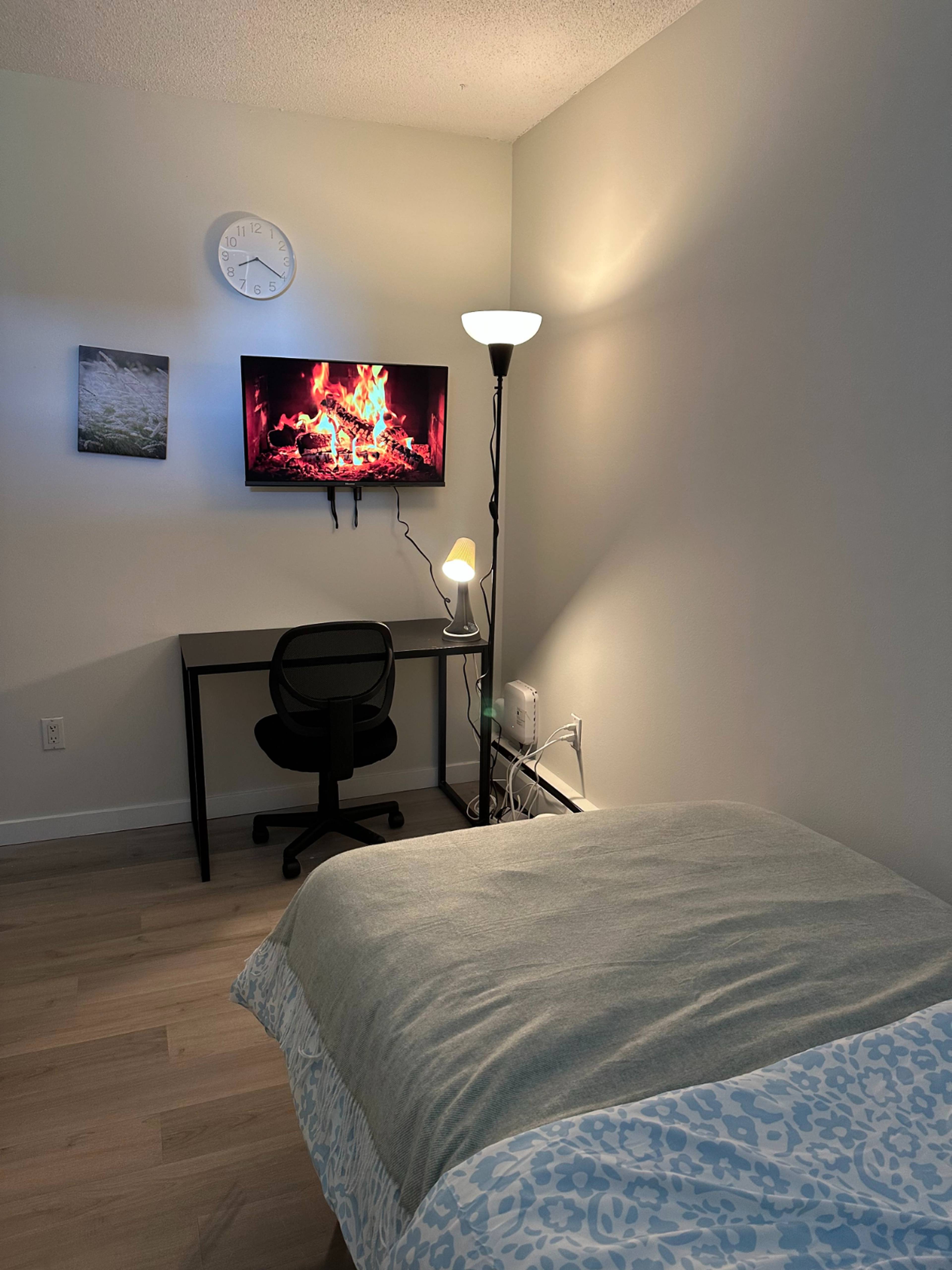 Room for rent $600 / month