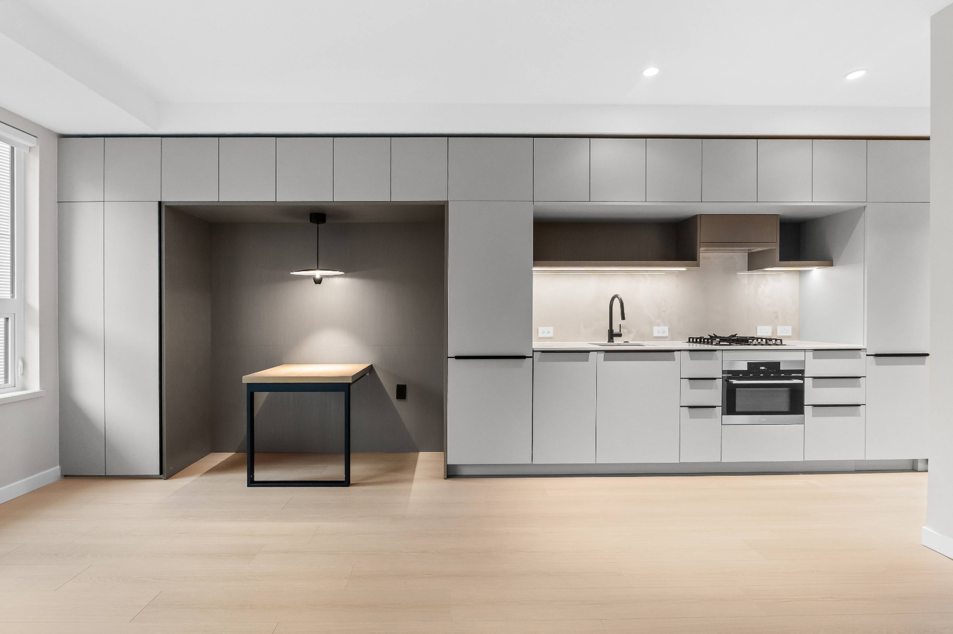 1 ch.  · 1 s. de bains for rent $2,100 / mois