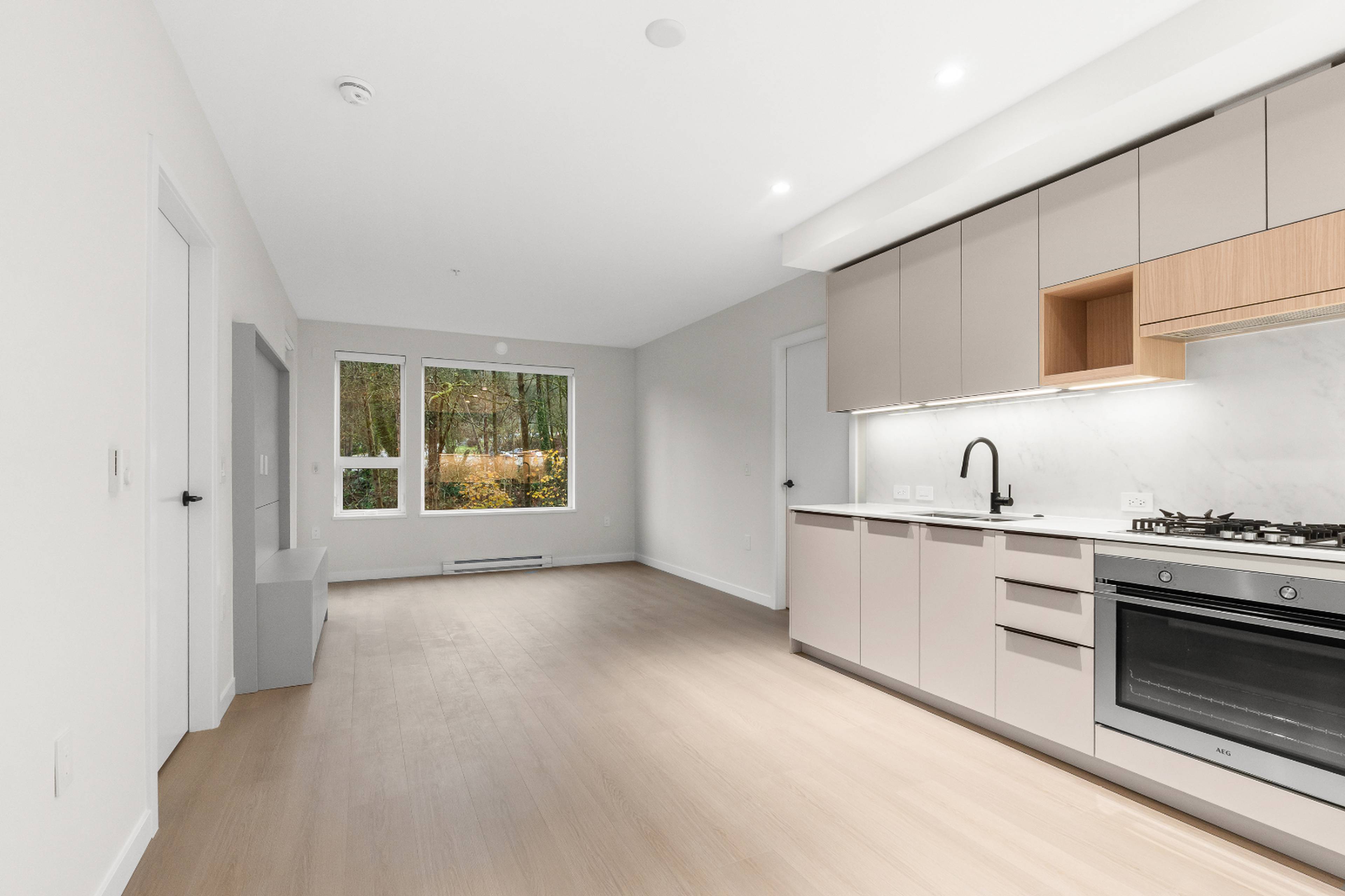 2 ch.  · 2 s. de bains for rent $3,300 / mois