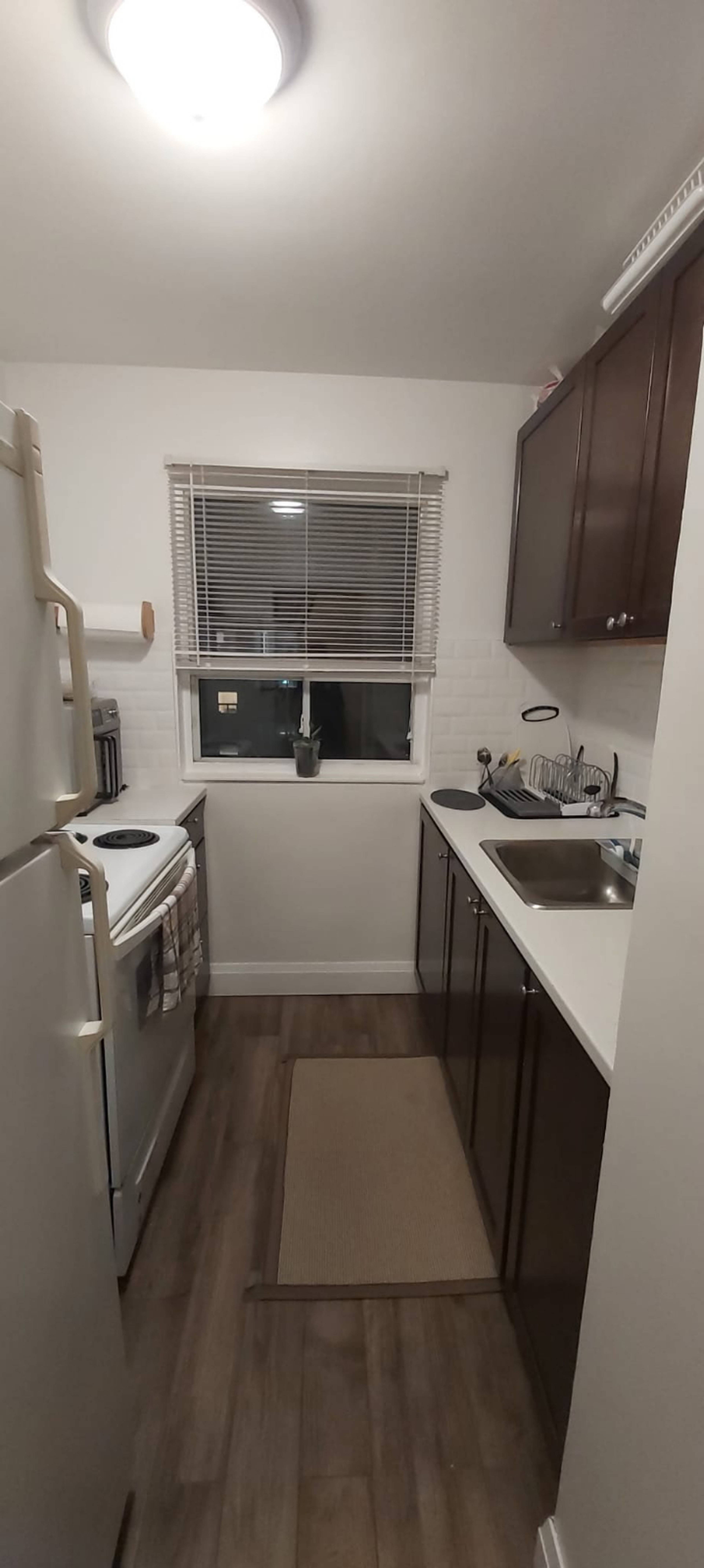 1 ch.  · 1 s. de bains for rent $1,650 / mois