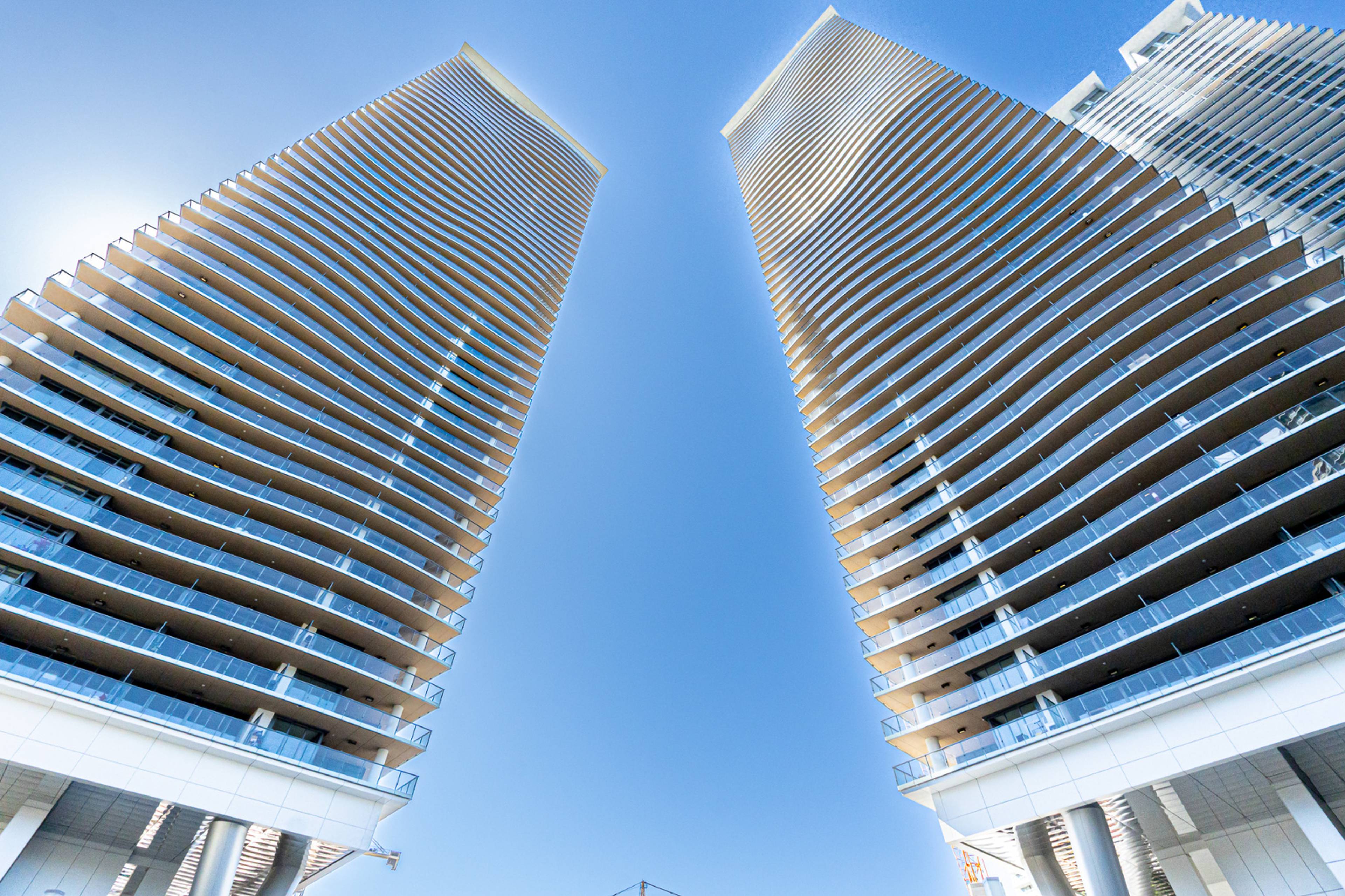 2 ch.  · 2 s. de bains for rent $3,800 / mois