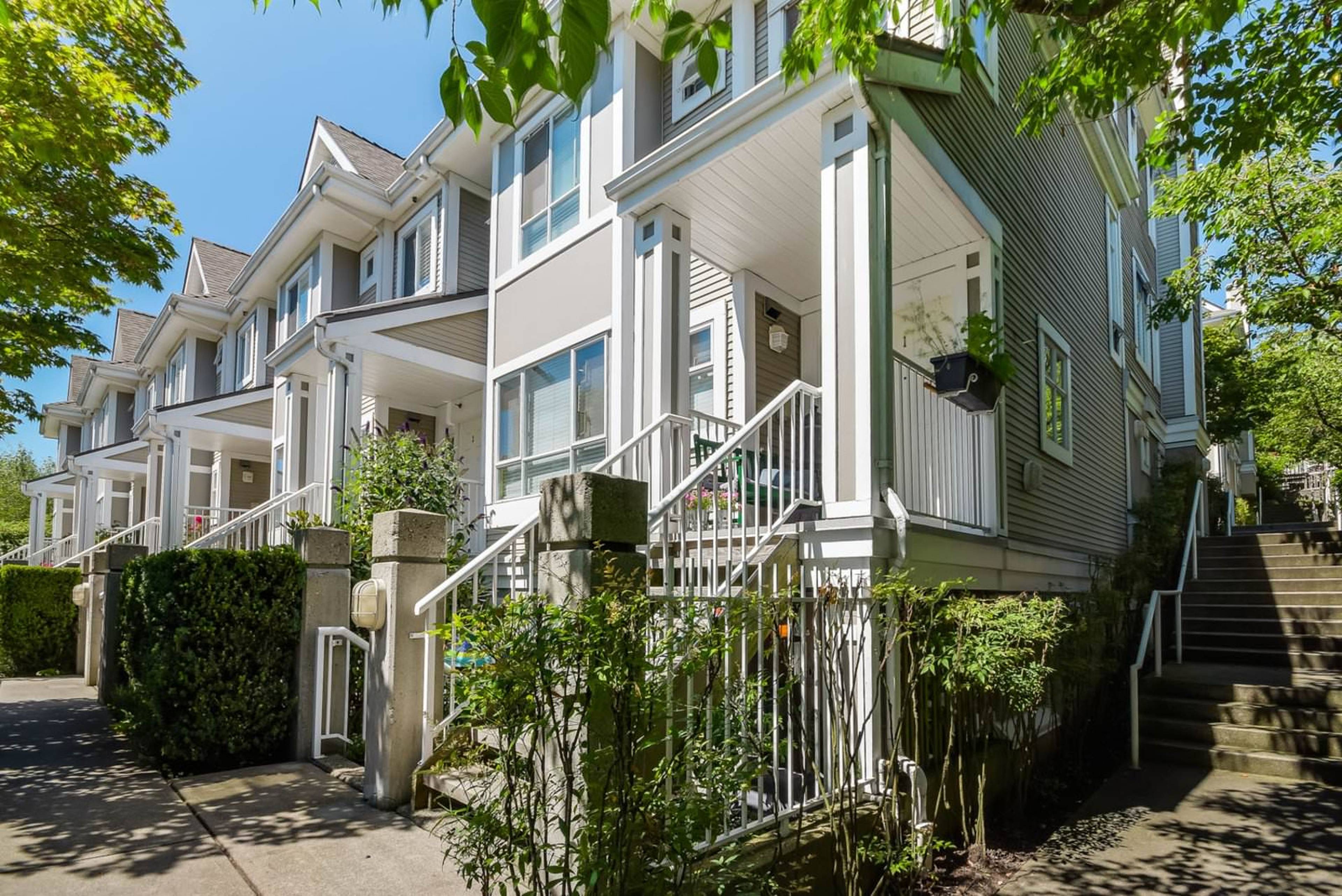 2 ch.  · 1.5 s. de bains for rent $2,700 / mois