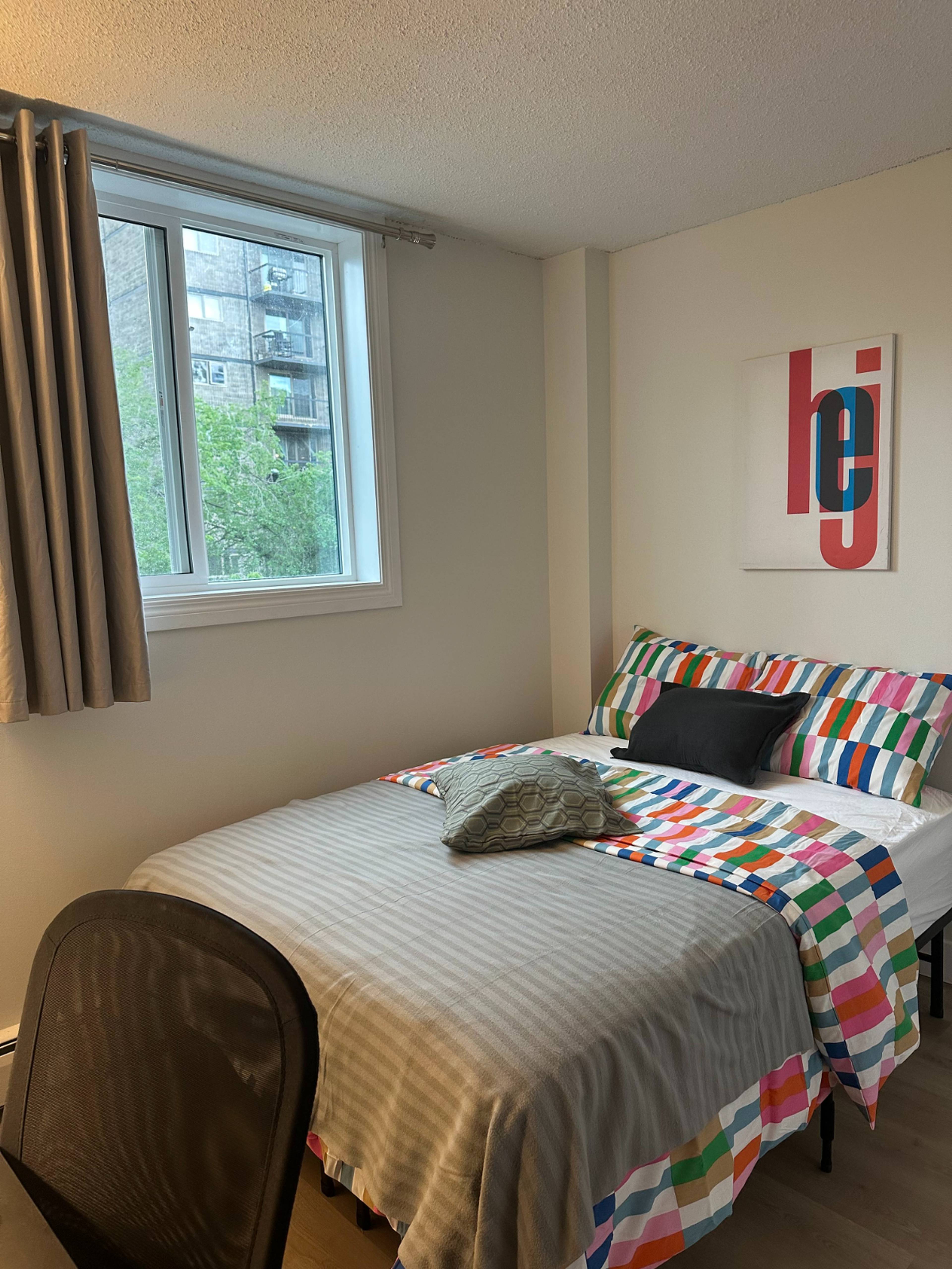 Room for rent $800 / month