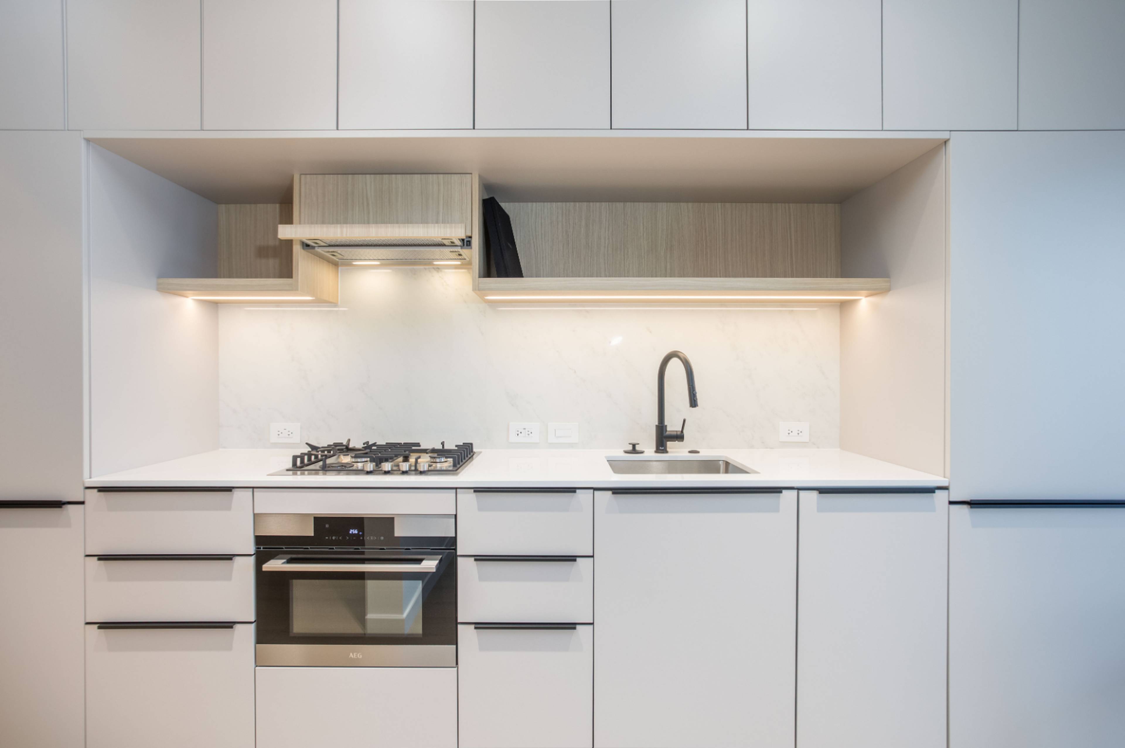 1 ch.  · 1 s. de bains for rent $2,400 / mois