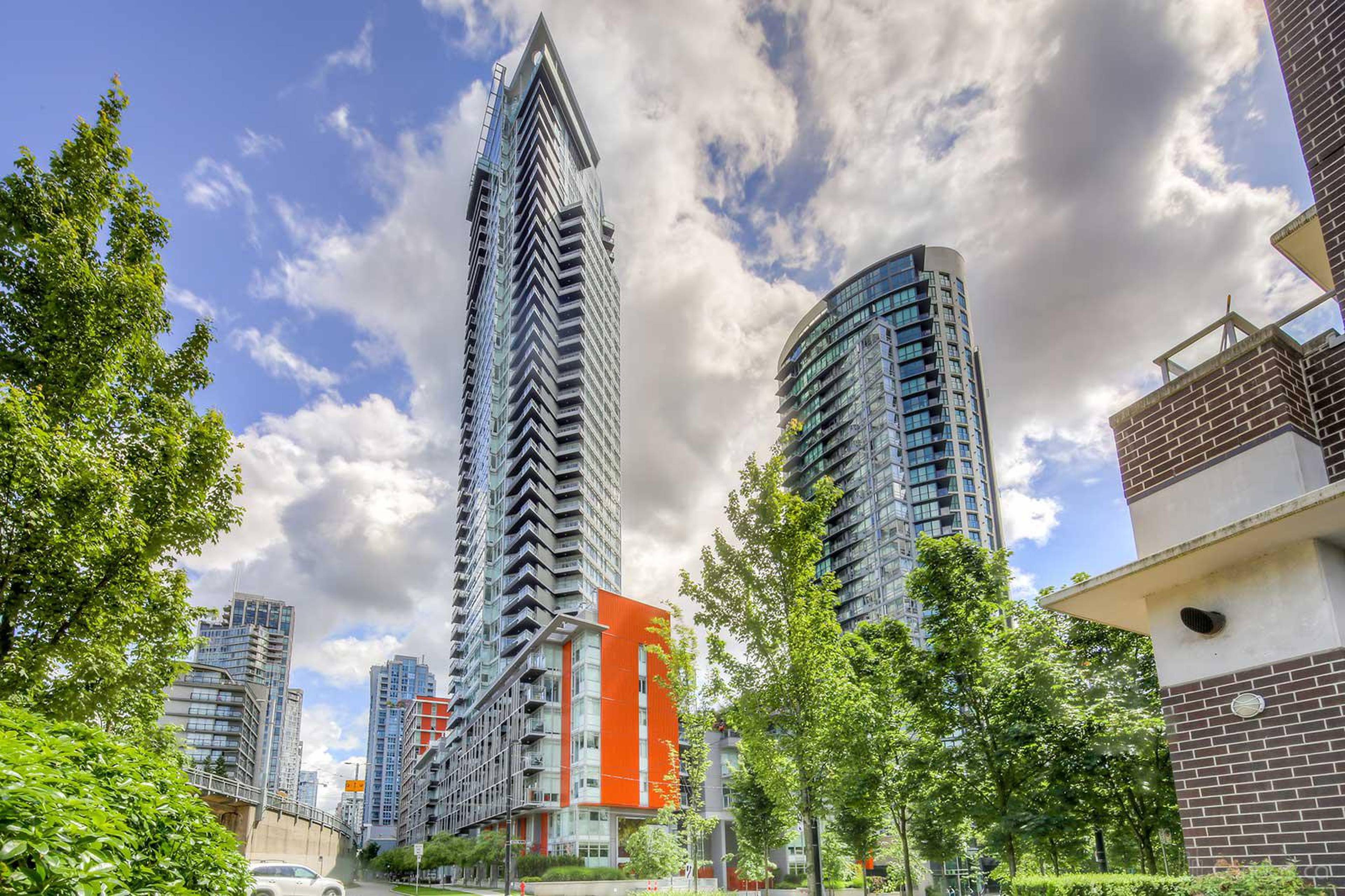 2 室  · 2 卫 for rent $5,400 / 月