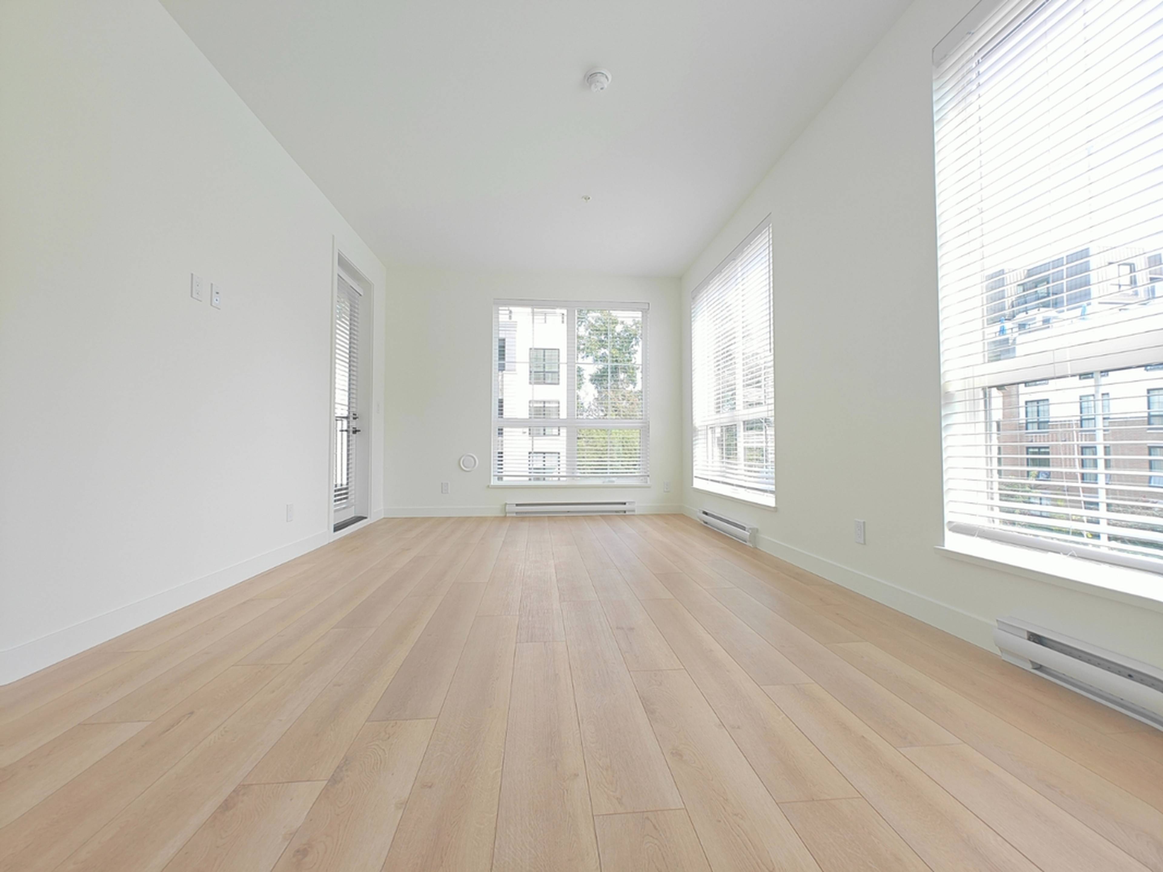 2 ch.  · 2 s. de bains for rent $2,500 / mois