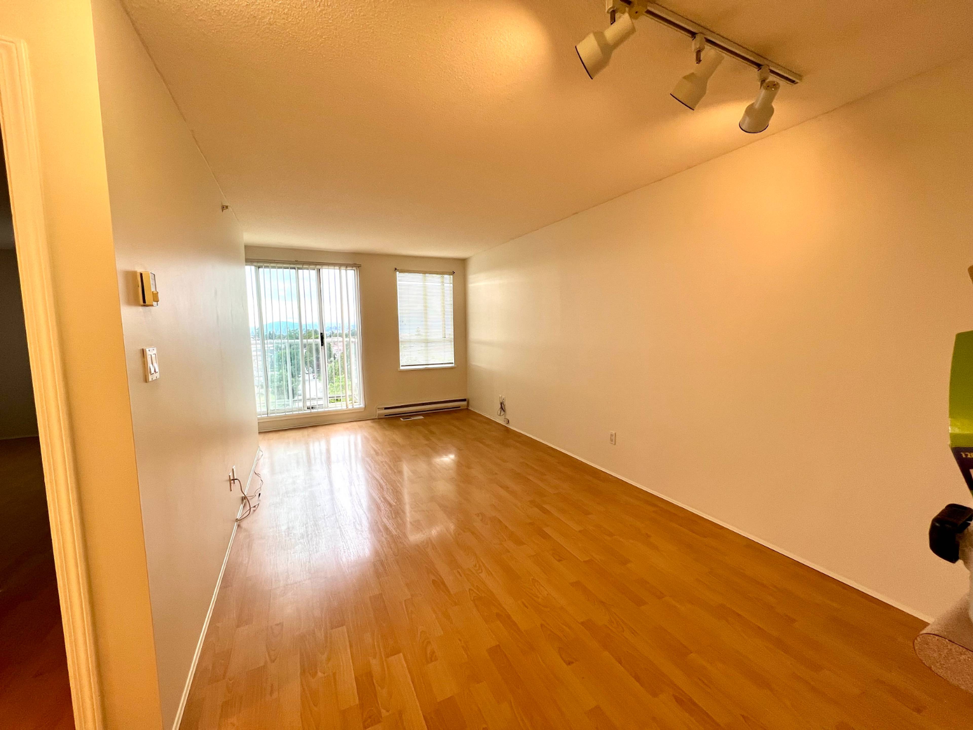 1 ch.  · 1 s. de bains for rent $1,800 / mois