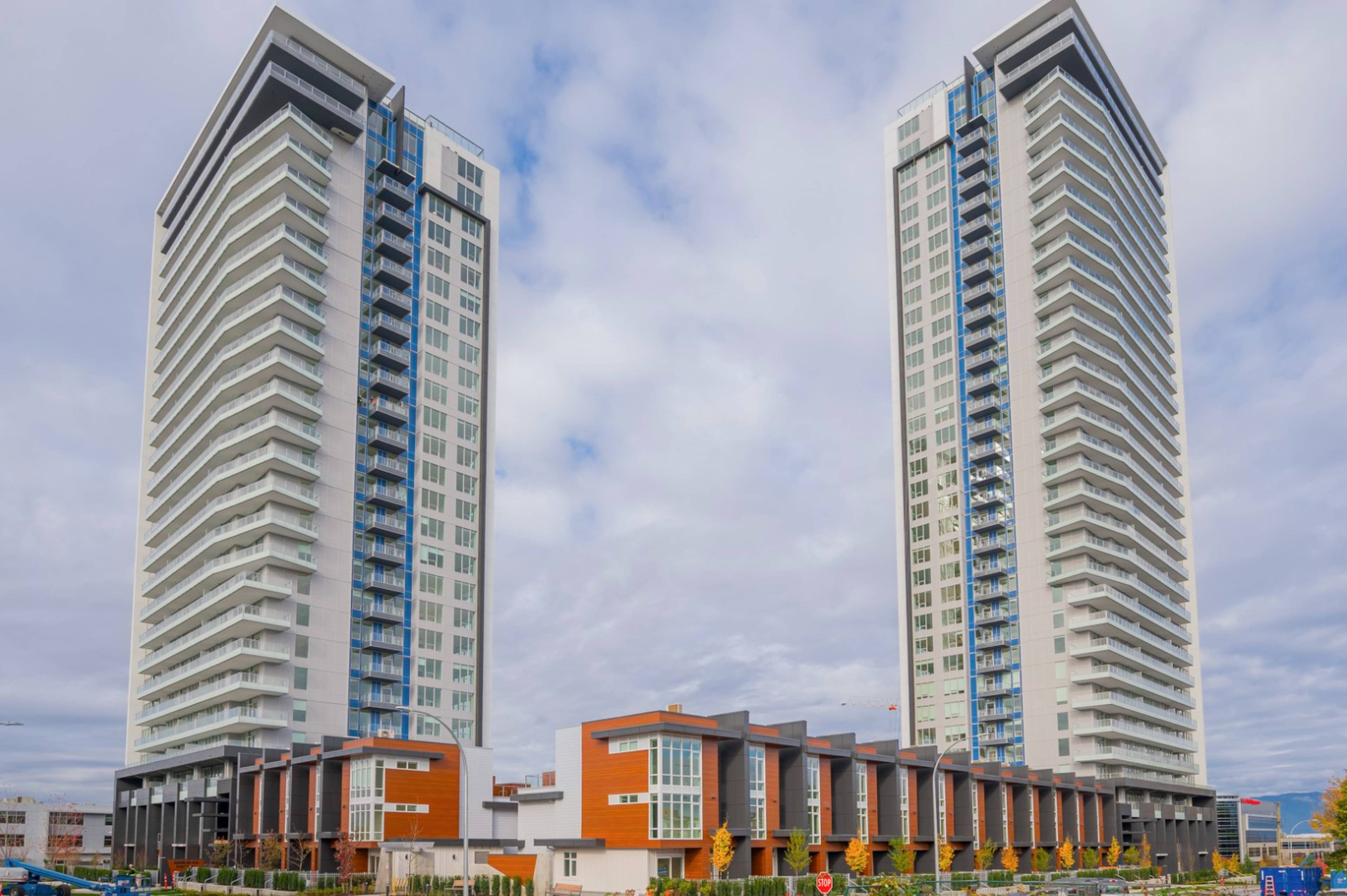 2 ch.  · 2 s. de bains for rent $2,950 / mois