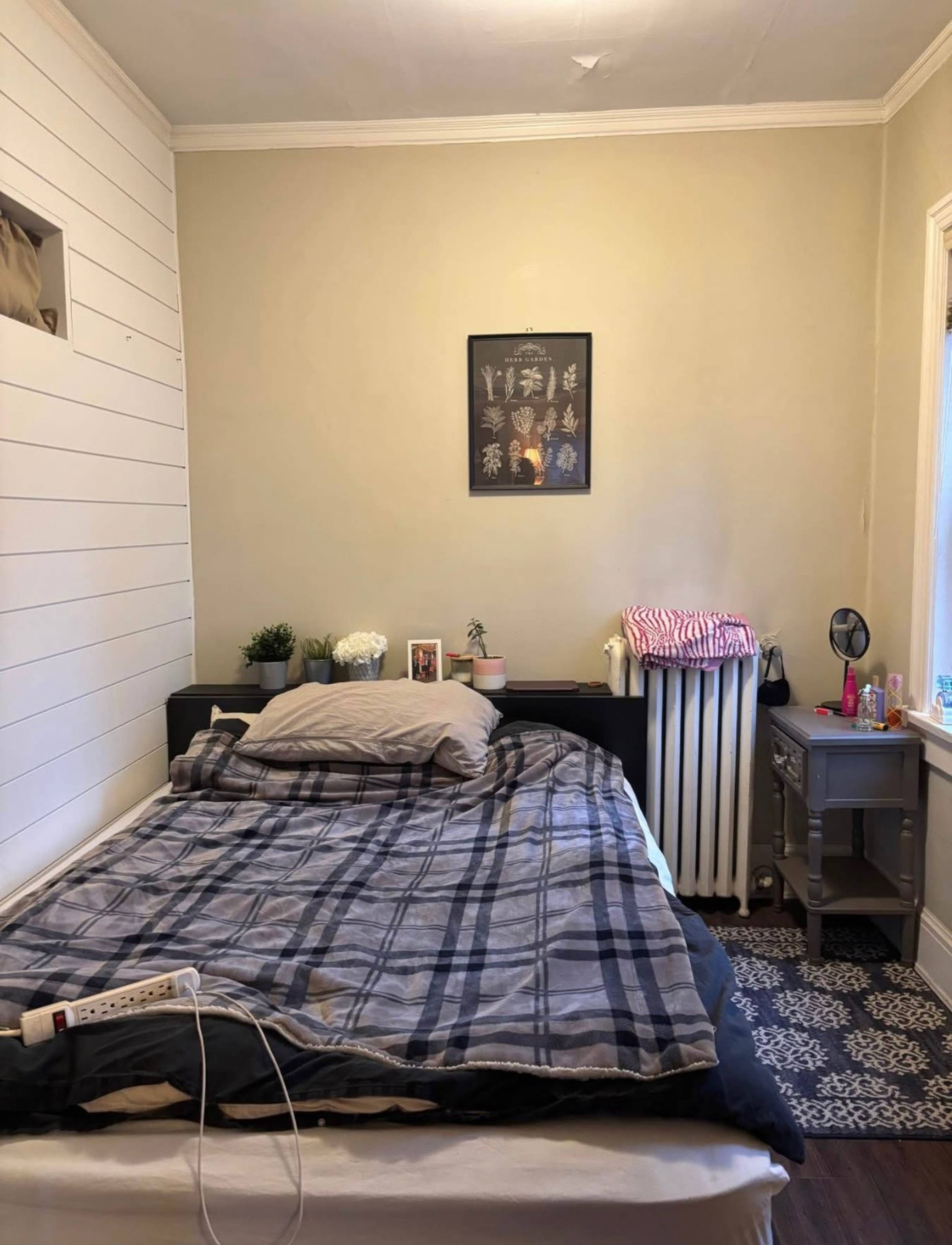 Room for rent $1,295 / month