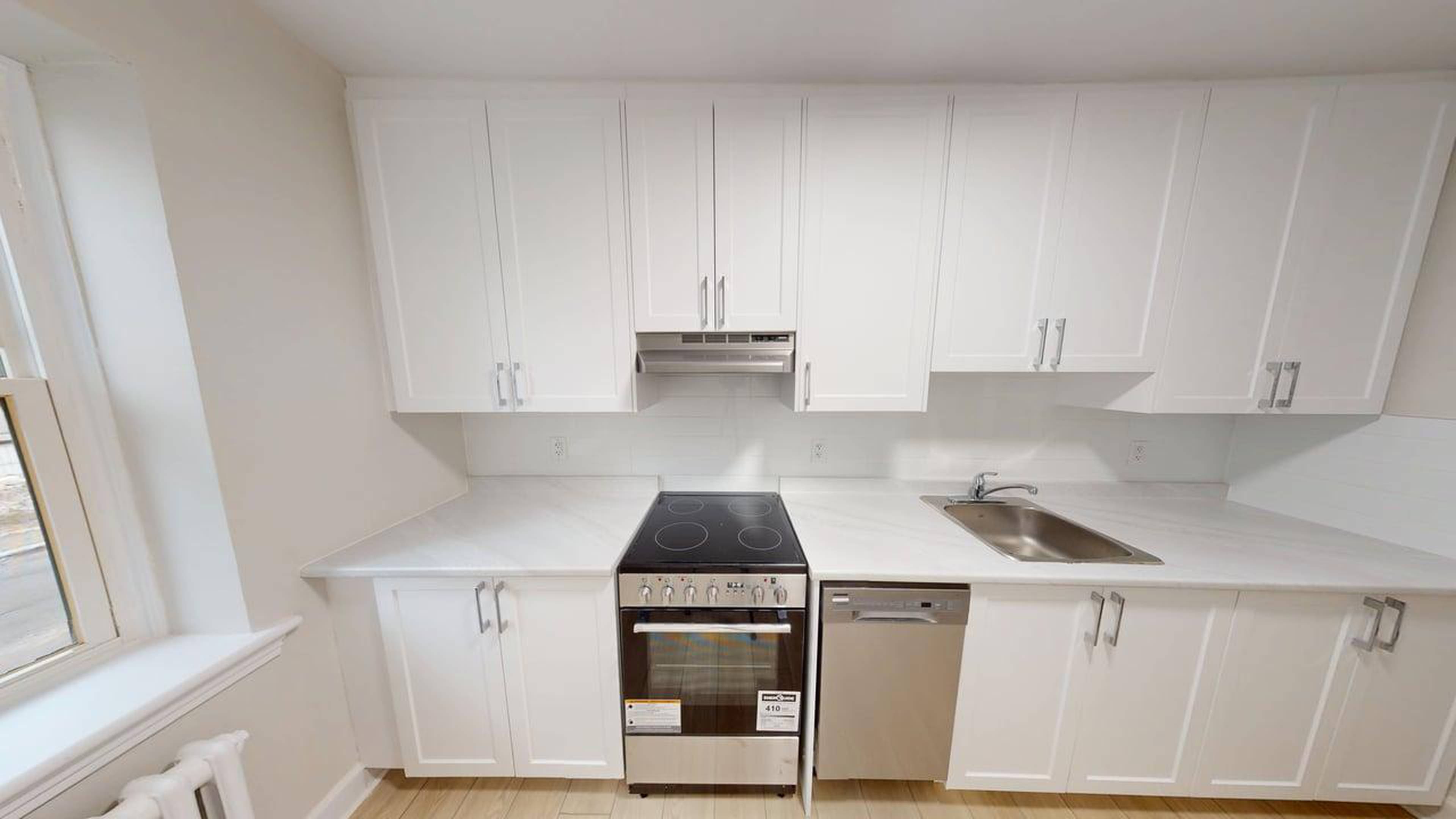 1 ch.  · 1 s. de bains for rent $1,629 / mois