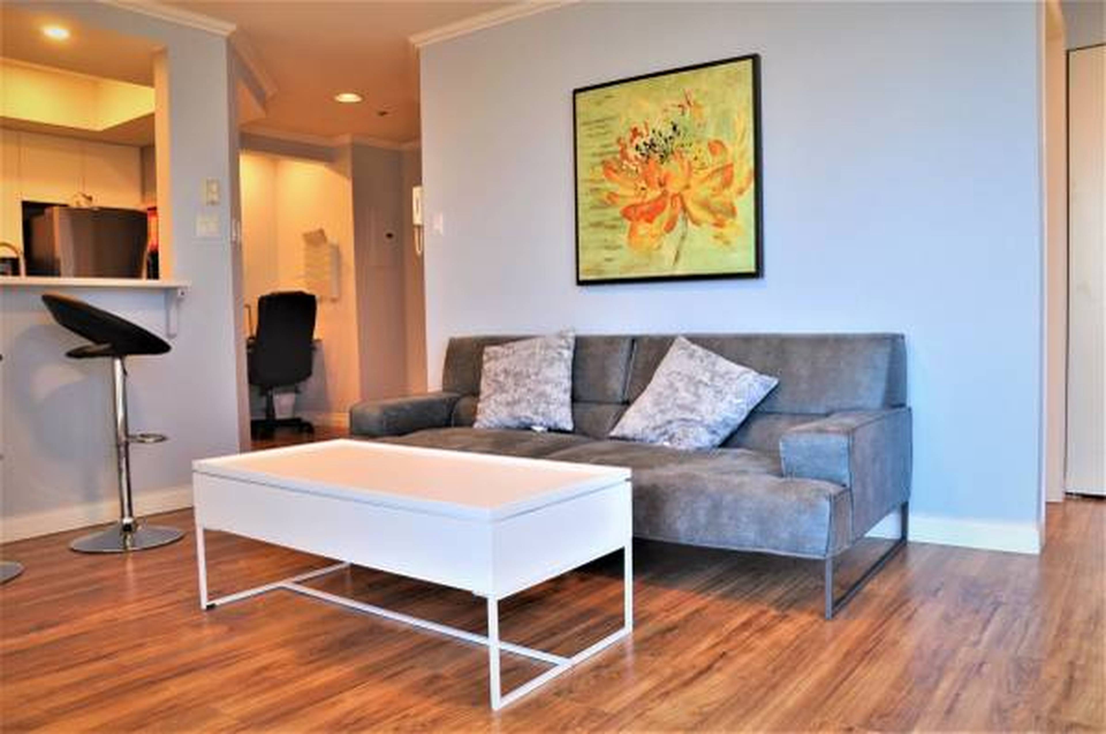 2 室  · 1 卫 for rent $3,600 / 月