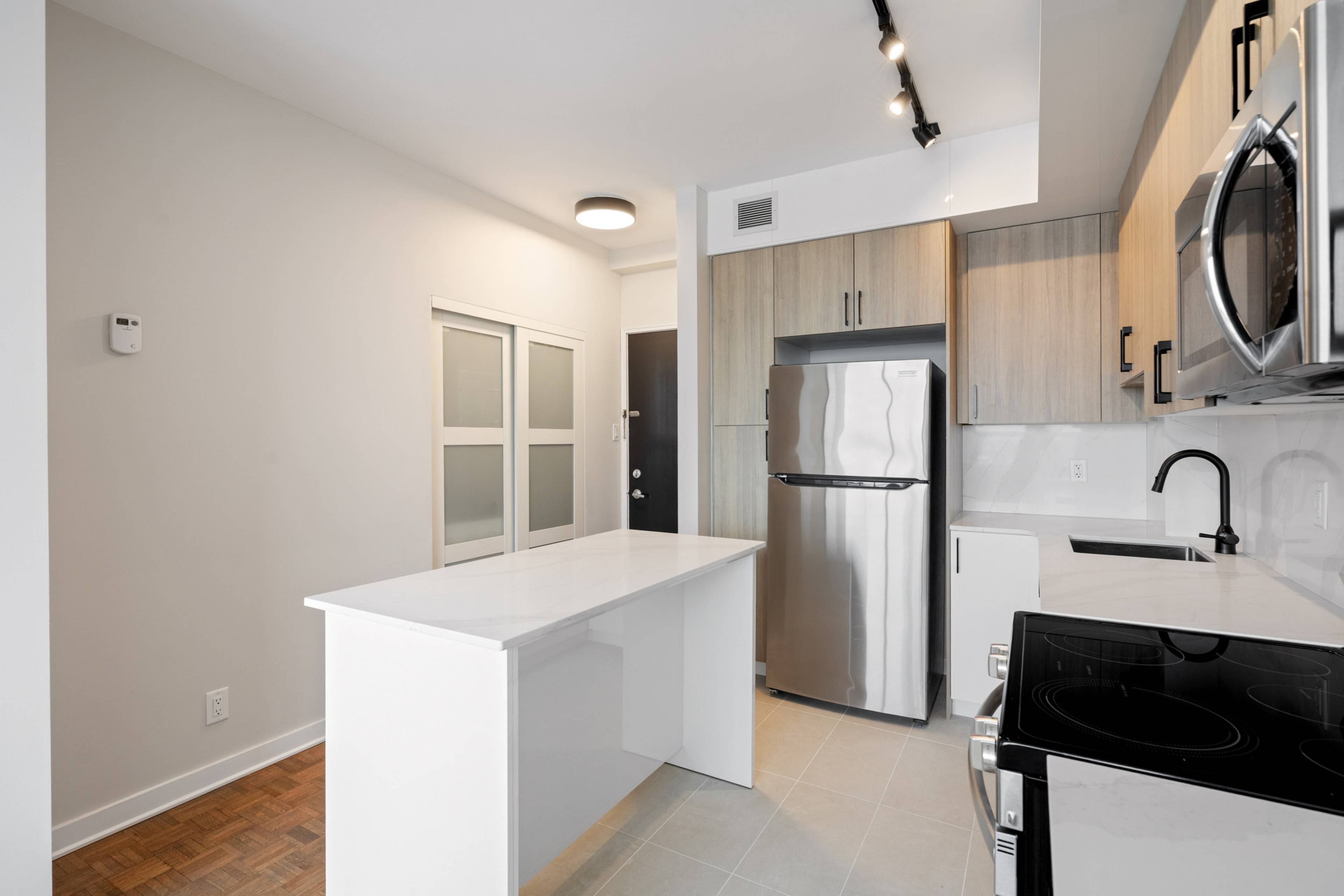 1 室  · 1 卫 for rent $1,849+ / 月