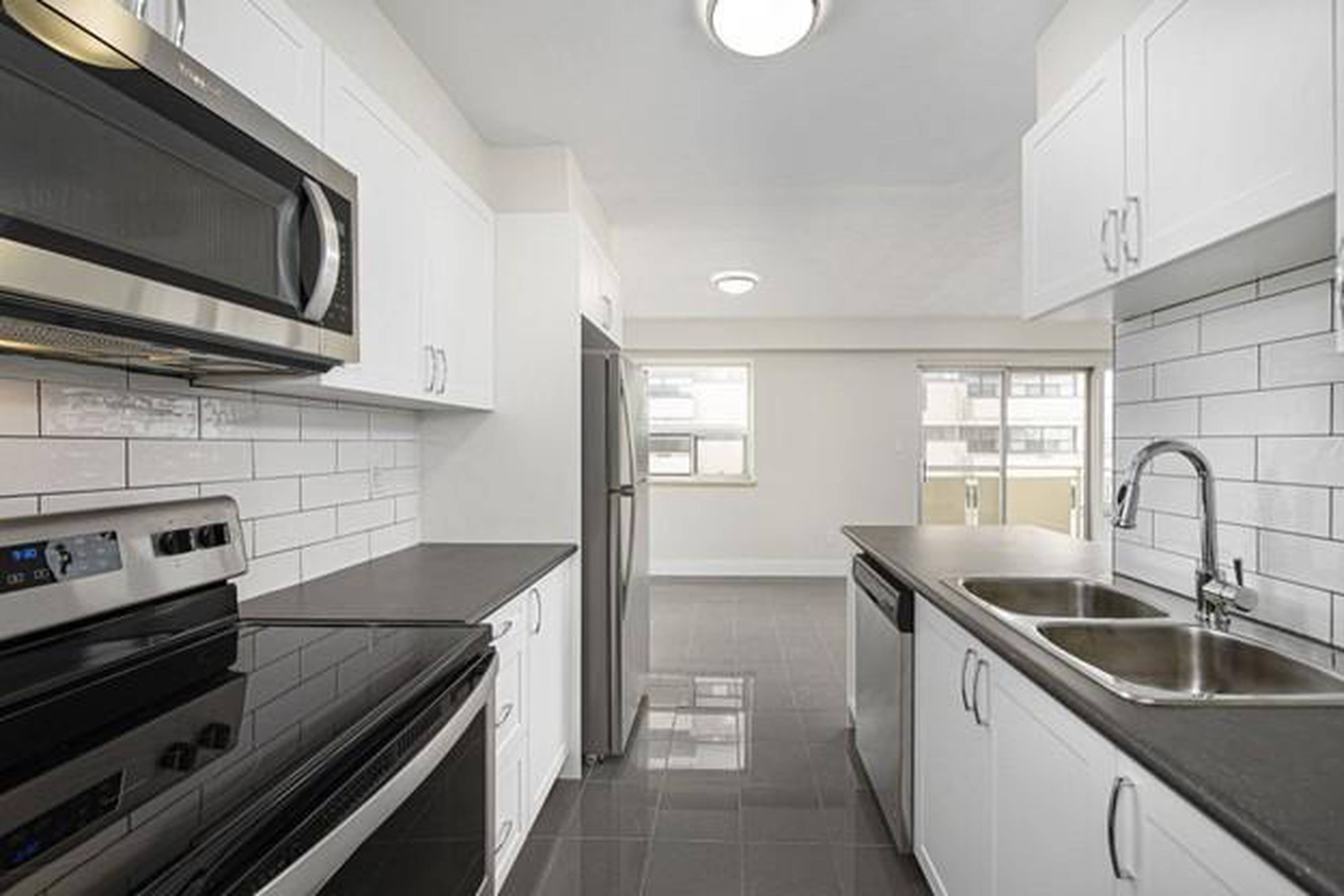 2 ch.  · 1 s. de bains for rent $2,179+ / mois