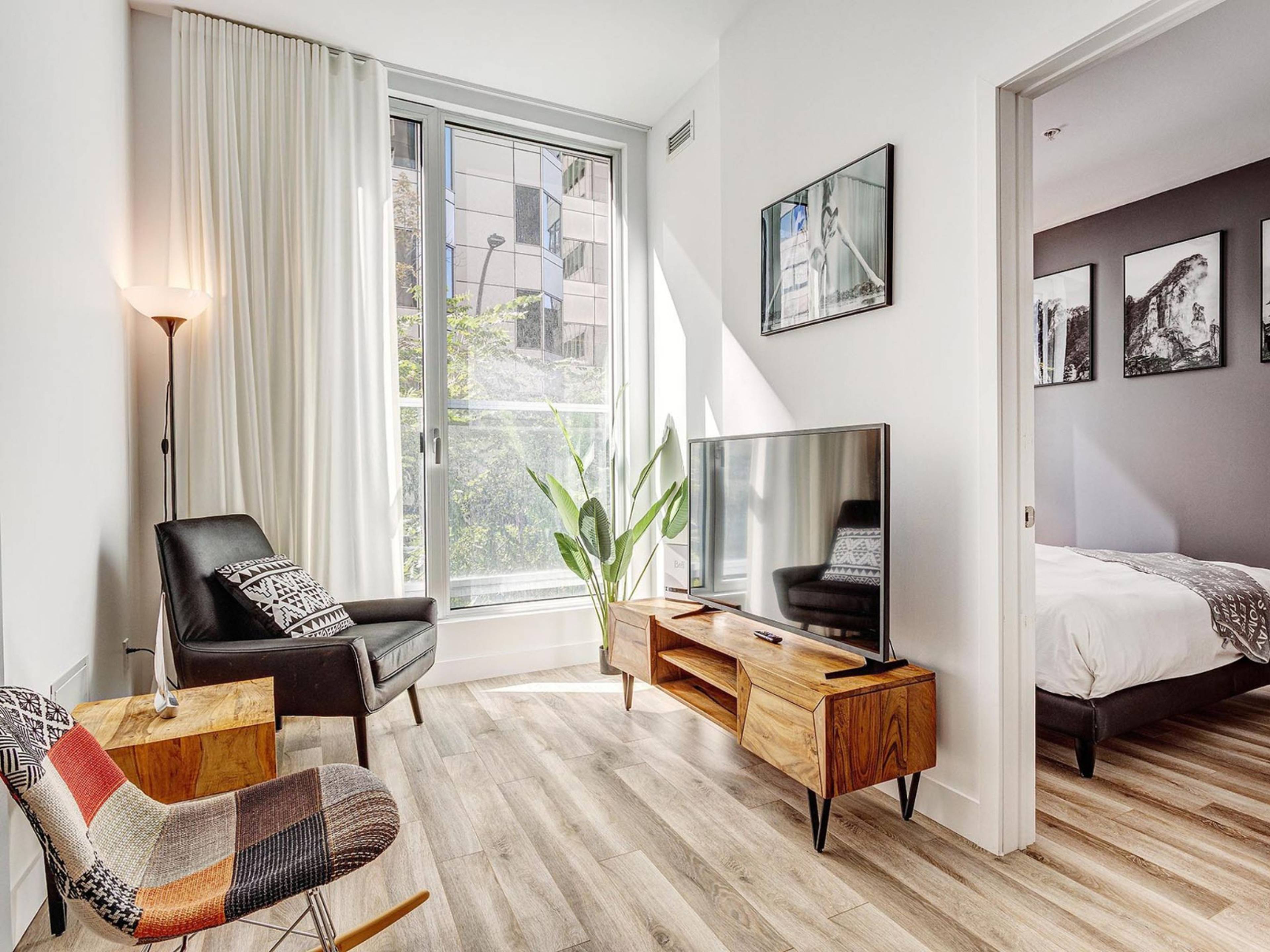 1 ch.  · 1 s. de bains for rent $125 / jour