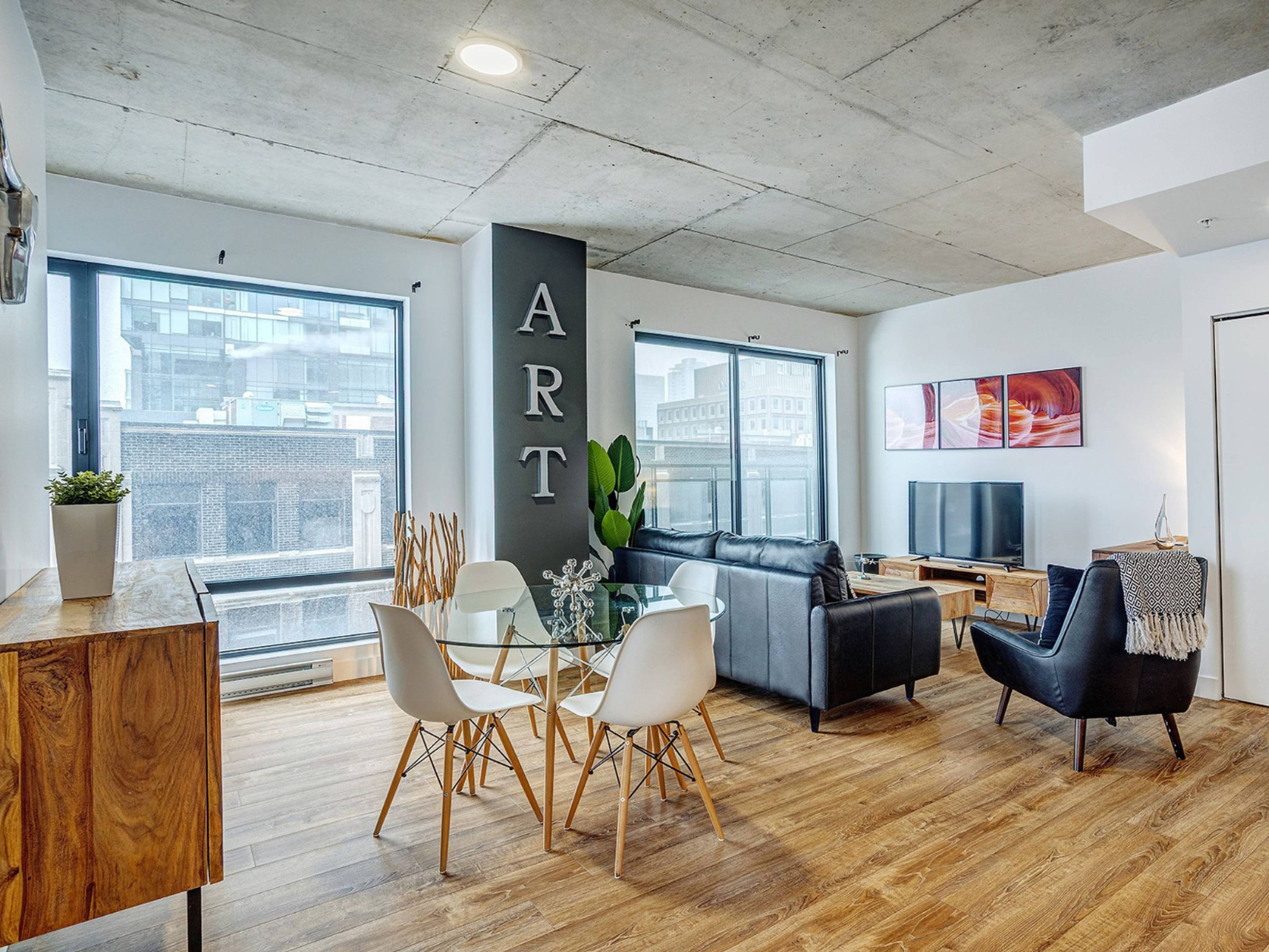 2 ch.  · 1 s. de bains for rent $160 / jour