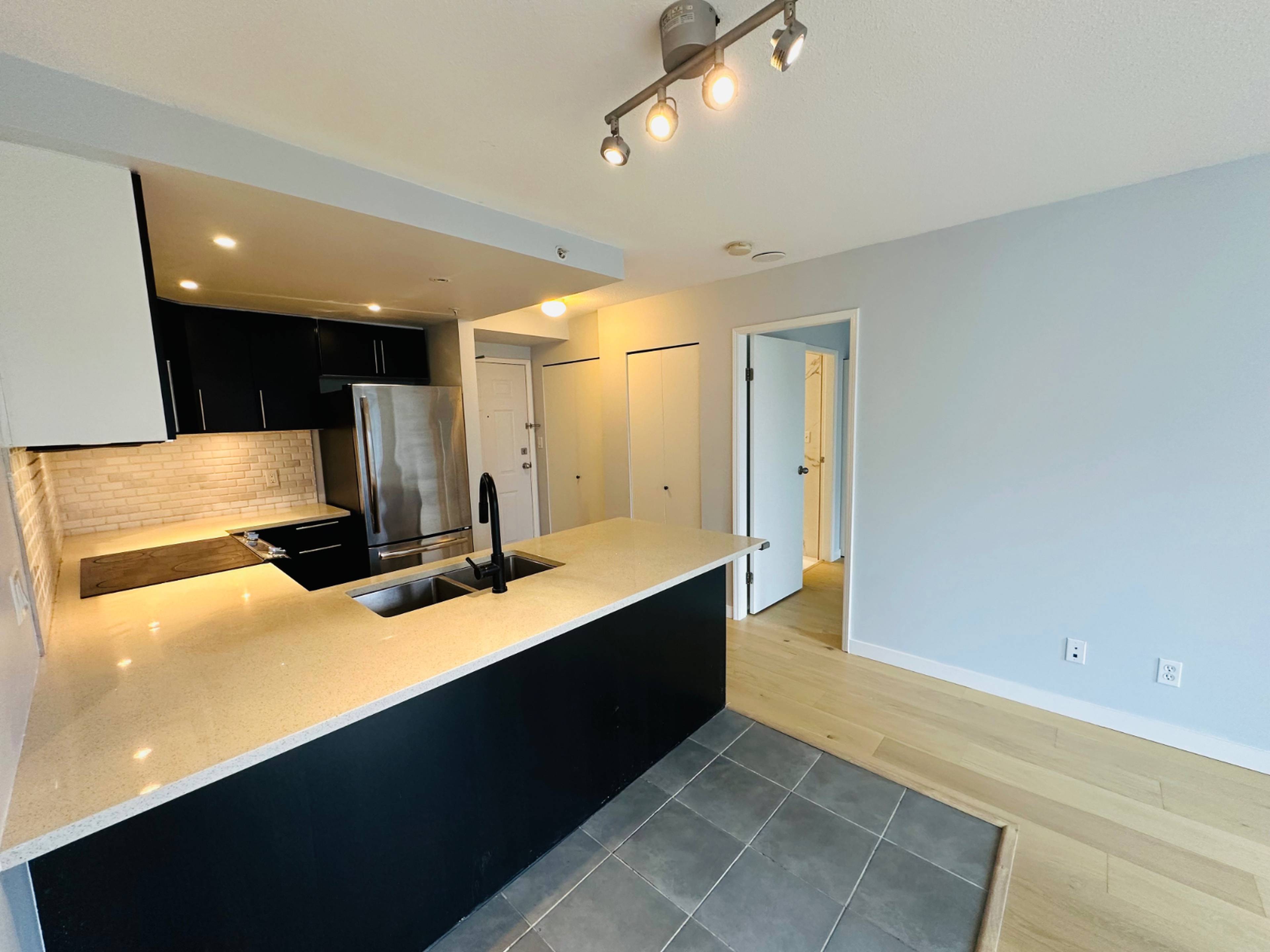 2 ch.  · 2 s. de bains for rent $3,450 / mois