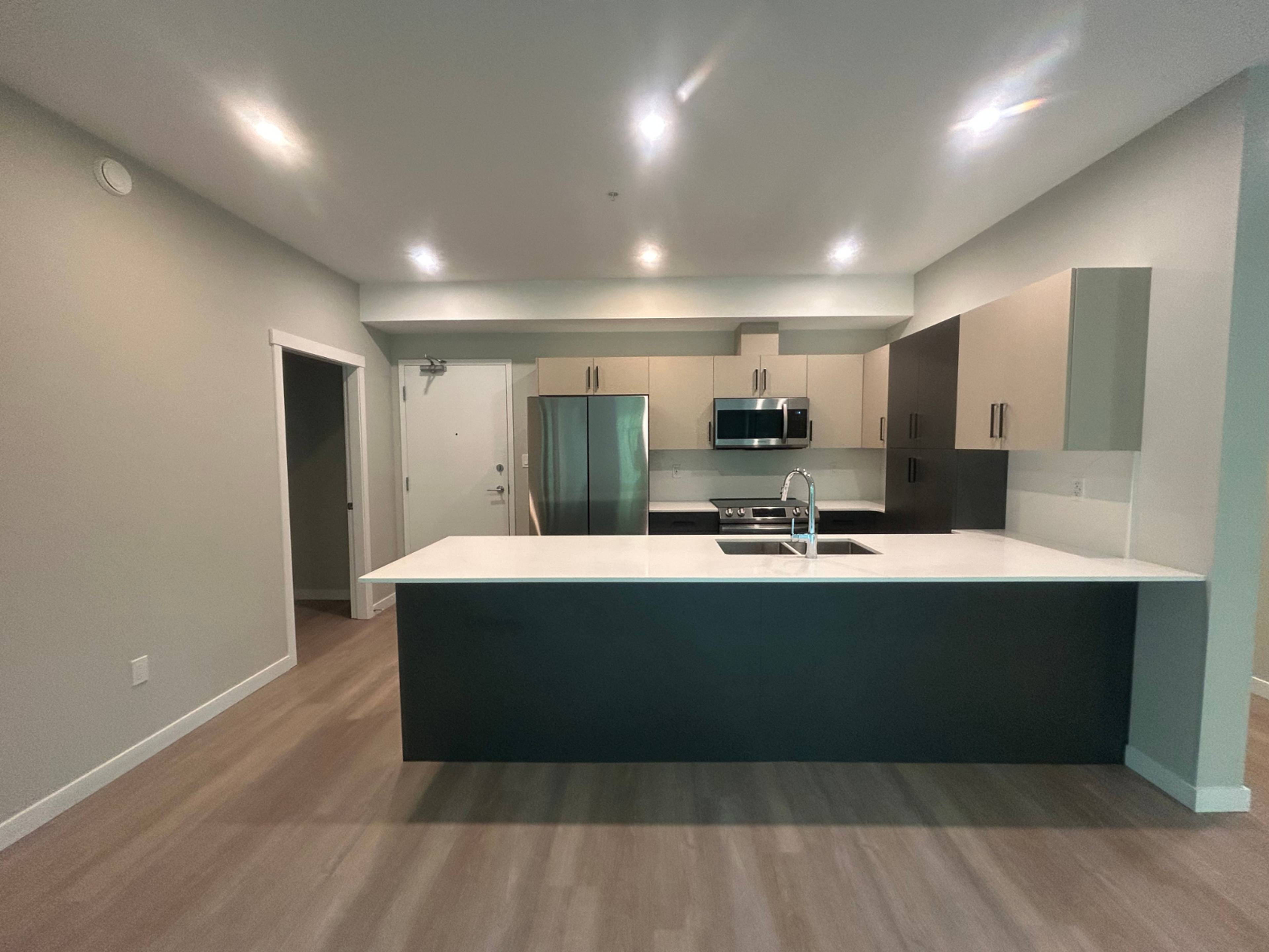 3 ch.  · 2 s. de bains for rent $3,295 / mois