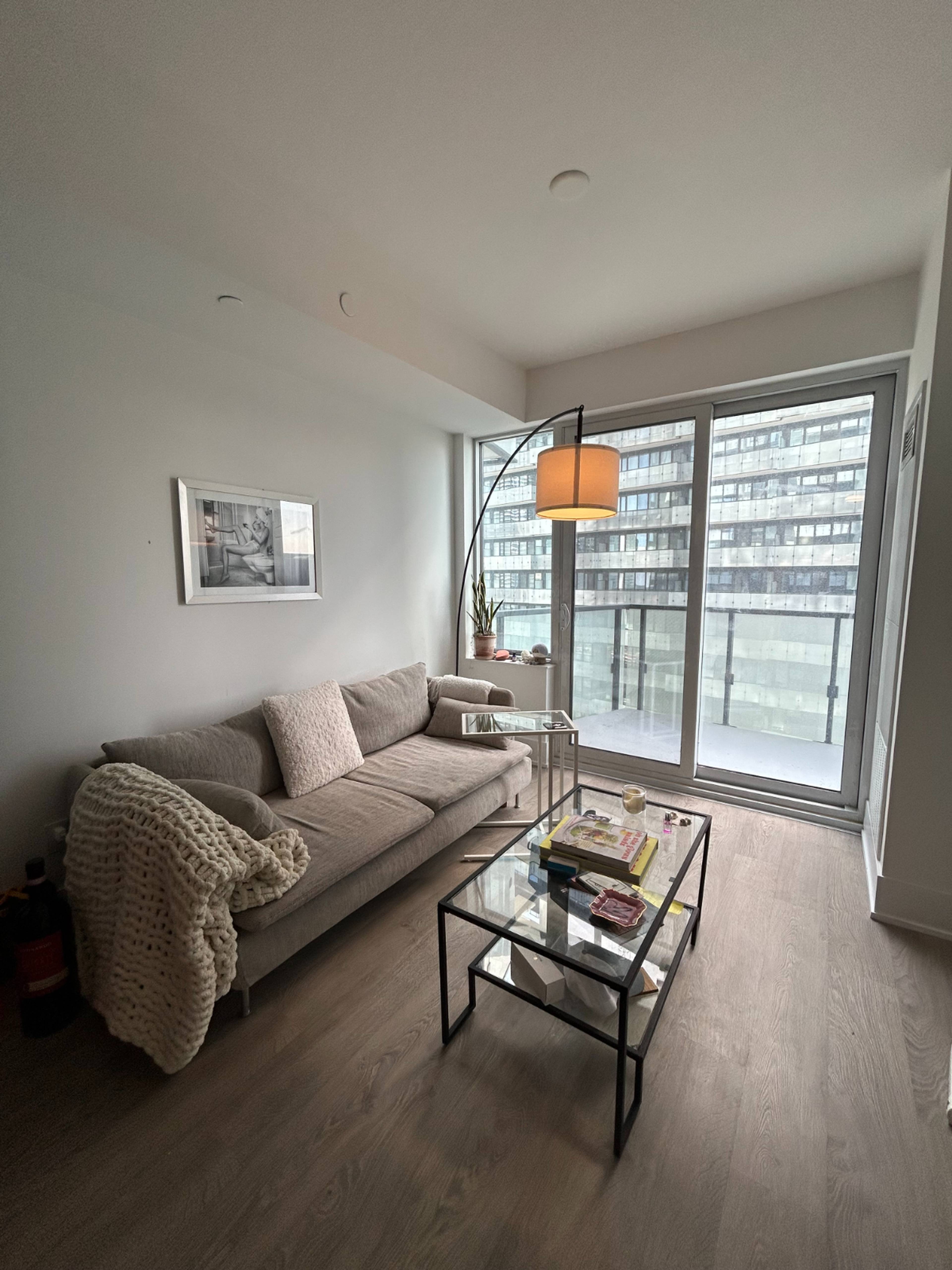 470 Front St W 5