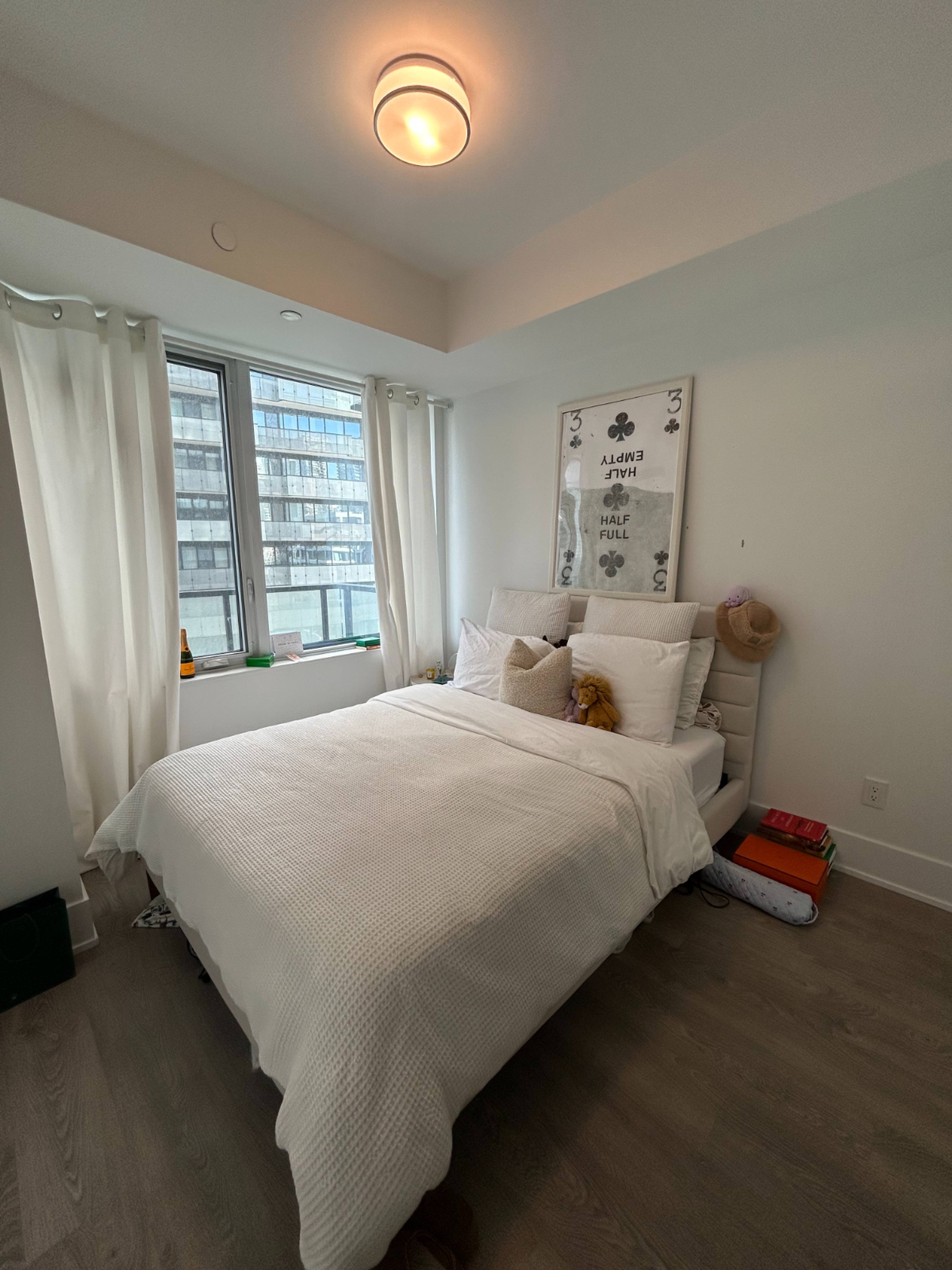 470 Front St W 7