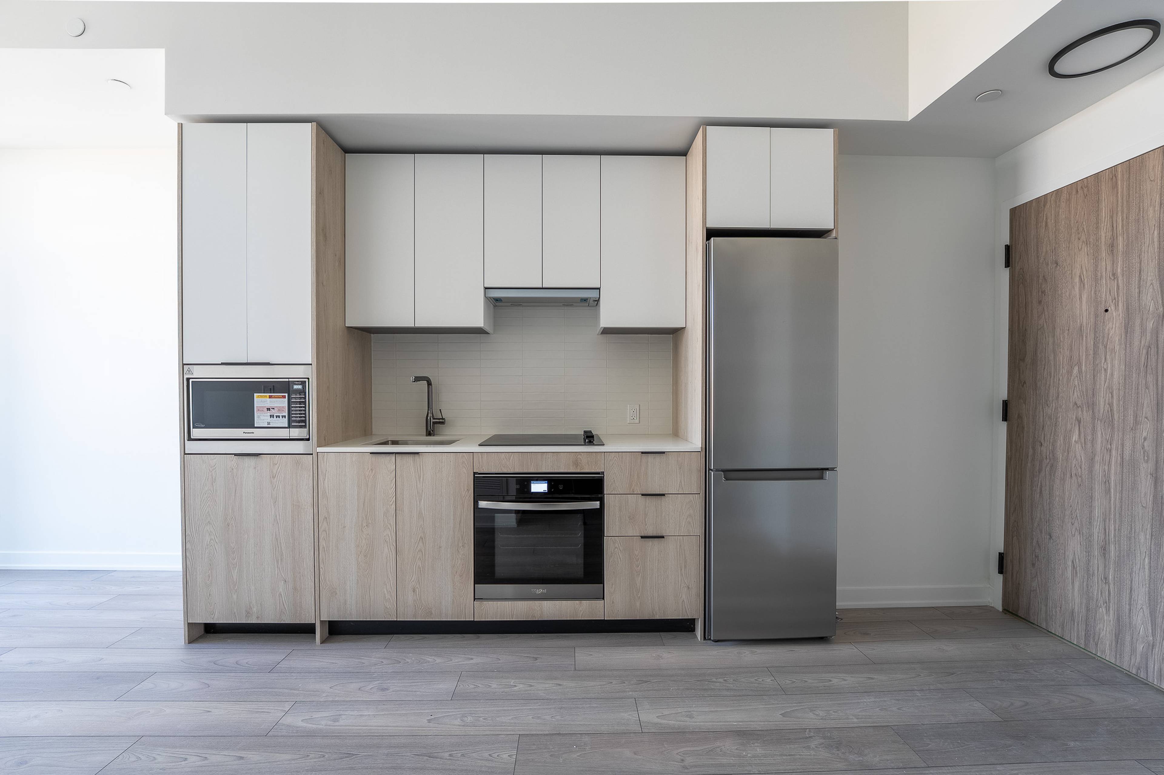 1 室  · 1 卫 for rent $2,100 / 月