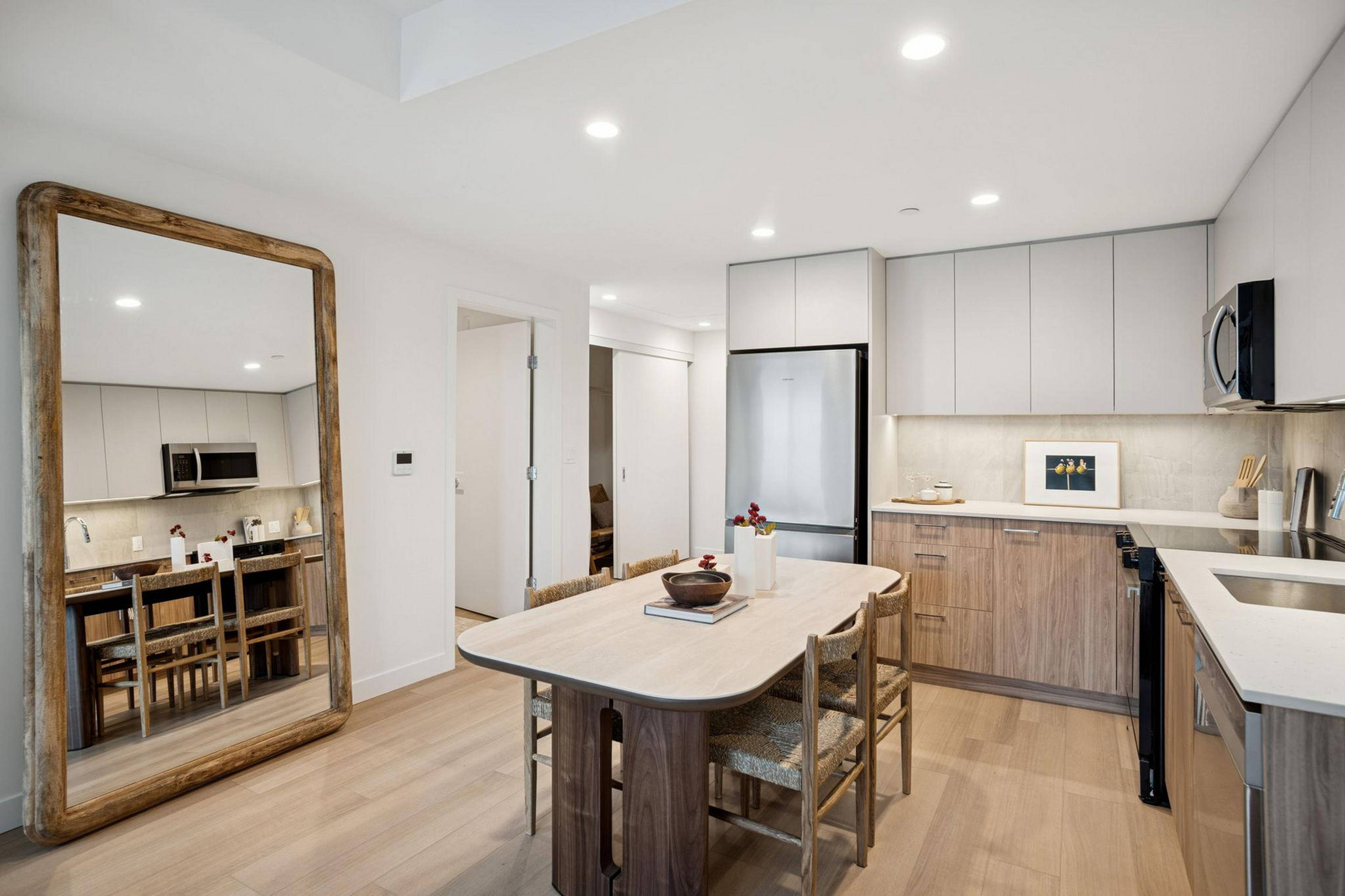 1960 Macdonald Street 3