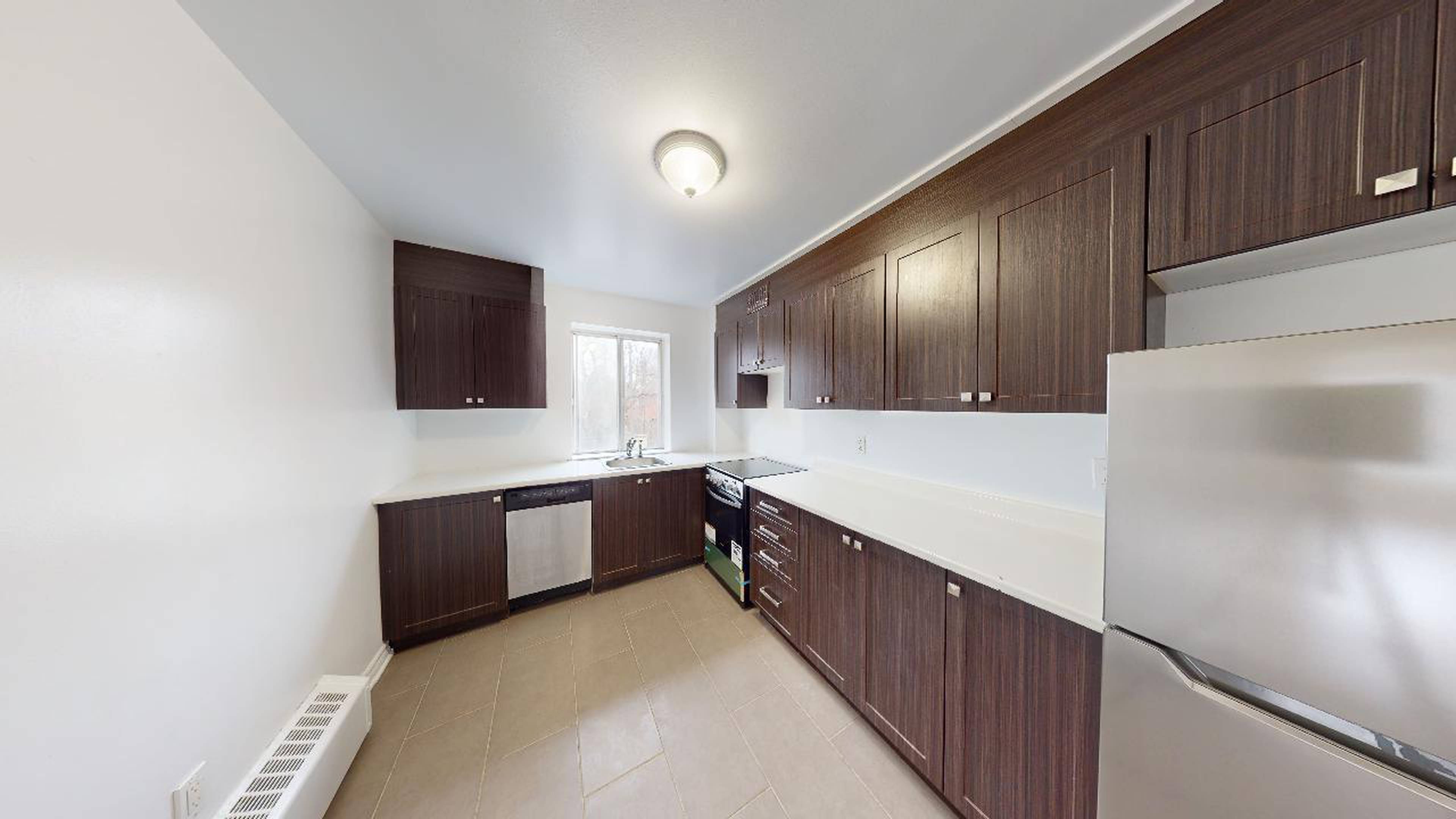 2 ch.  · 1 s. de bains for rent $2,199 / mois