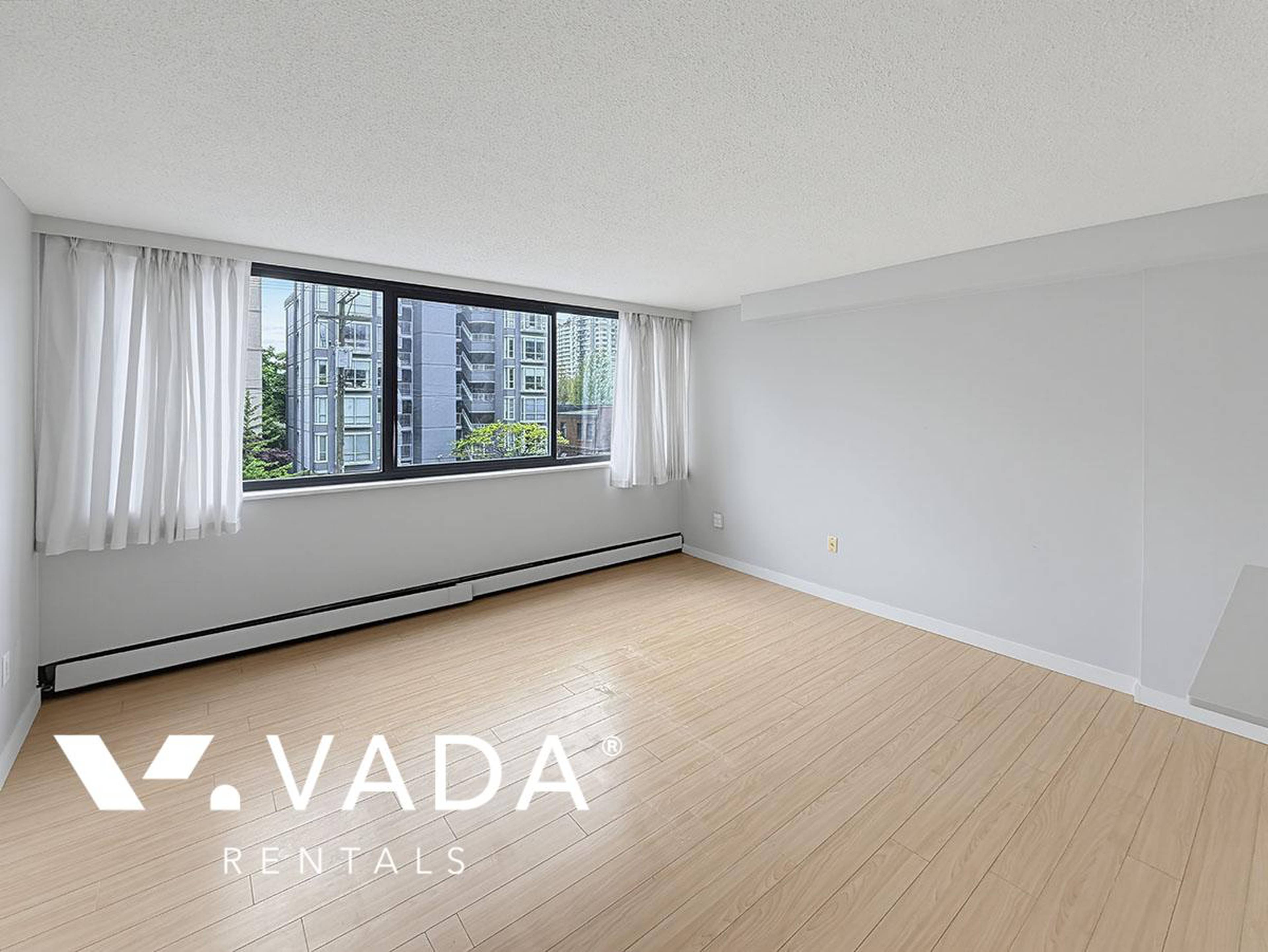 1 ch.  · 1 s. de bains for rent $2,100 / mois
