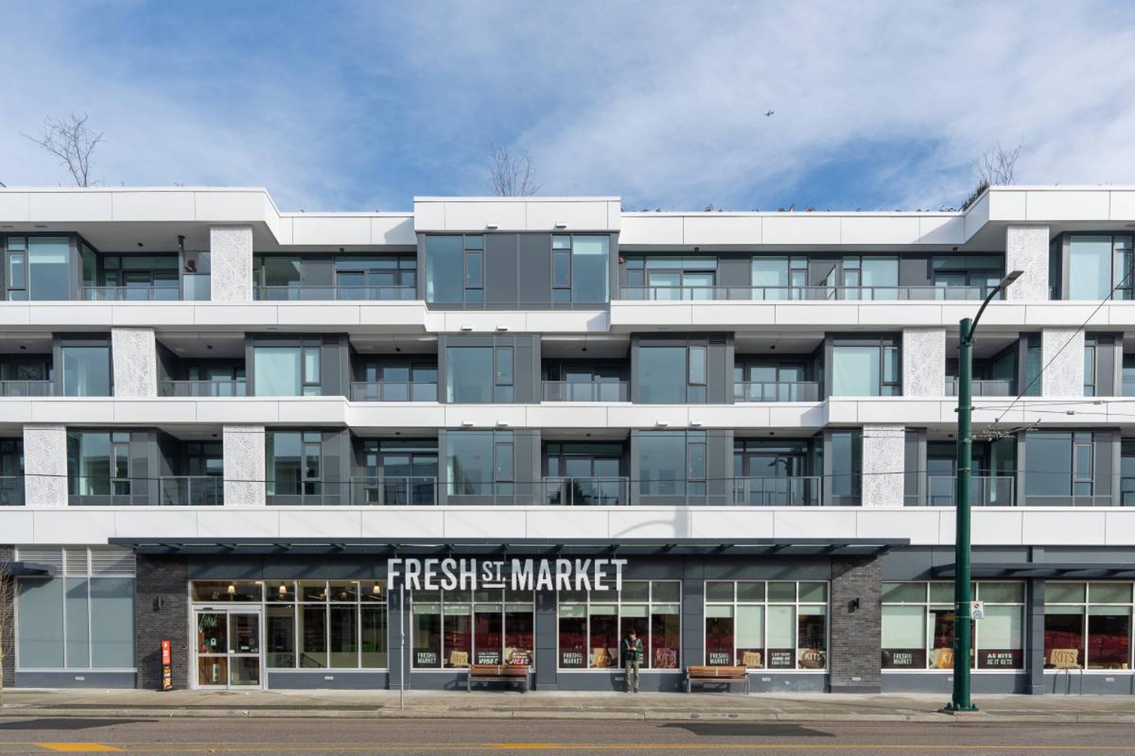 1 ch.  · 1 s. de bains for rent $2,650 / mois