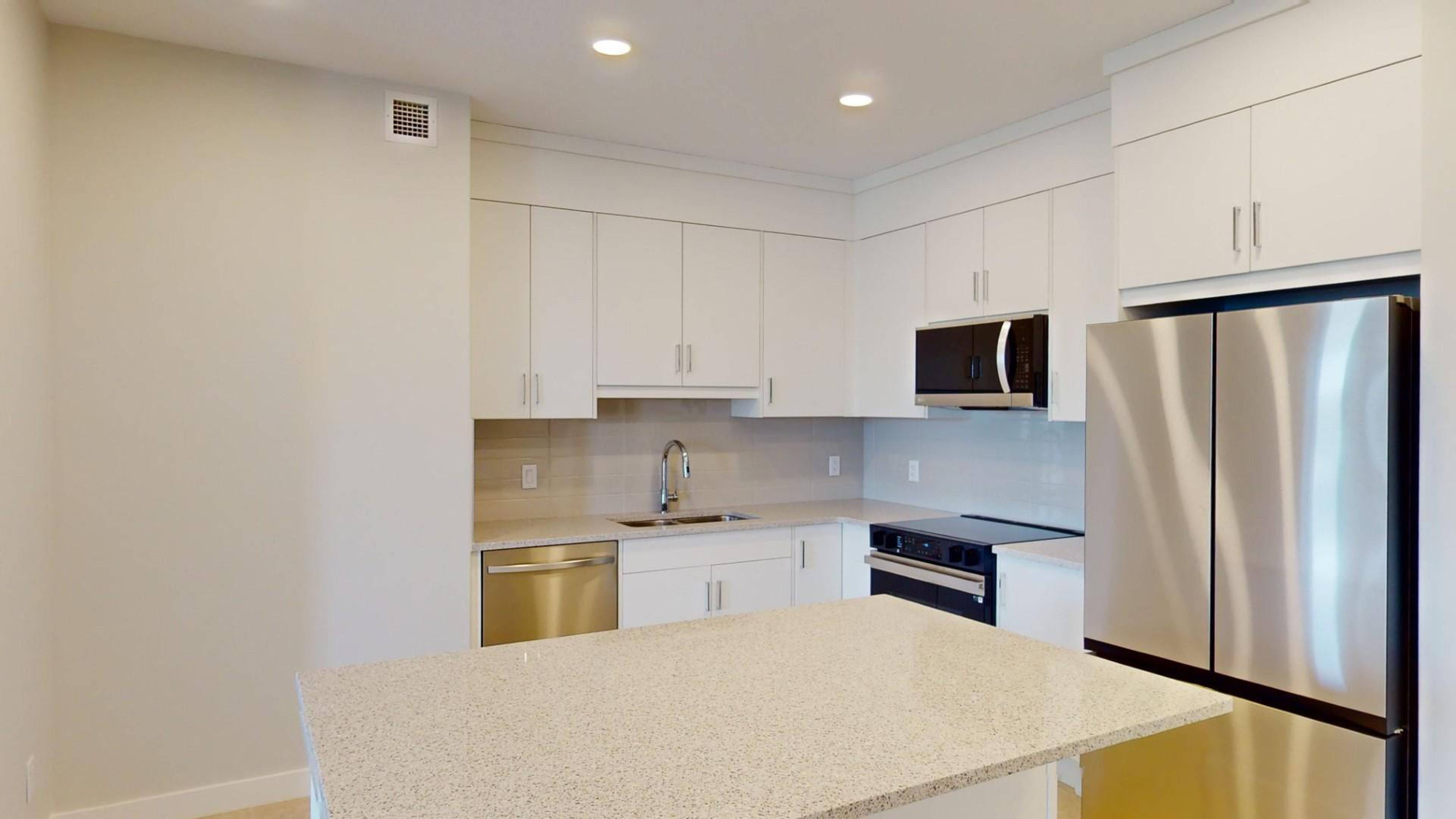 2 ch.  · 2 s. de bains for rent $1,995 / mois