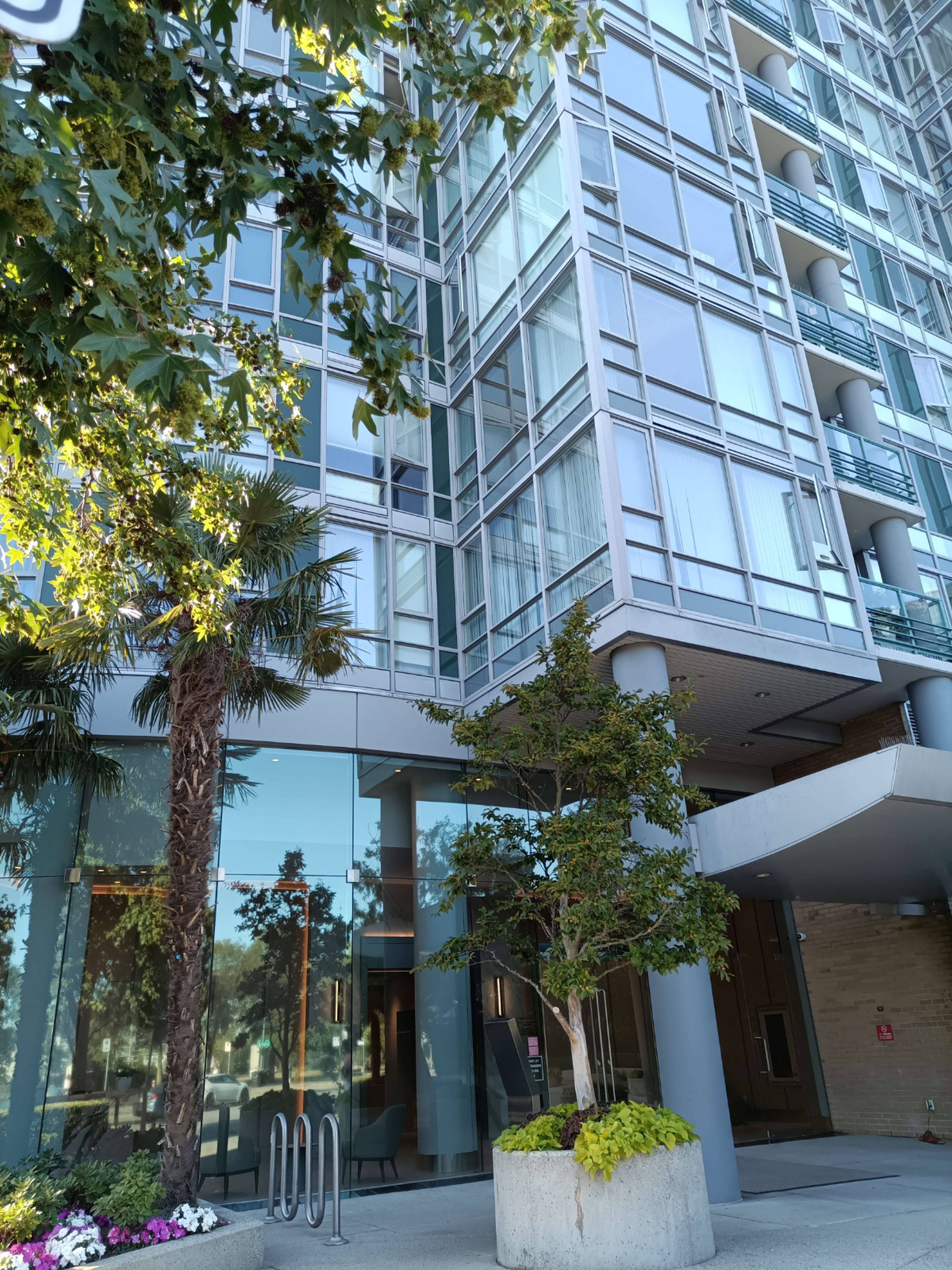 2 ch.  · 2 s. de bains for rent $4,900 / mois