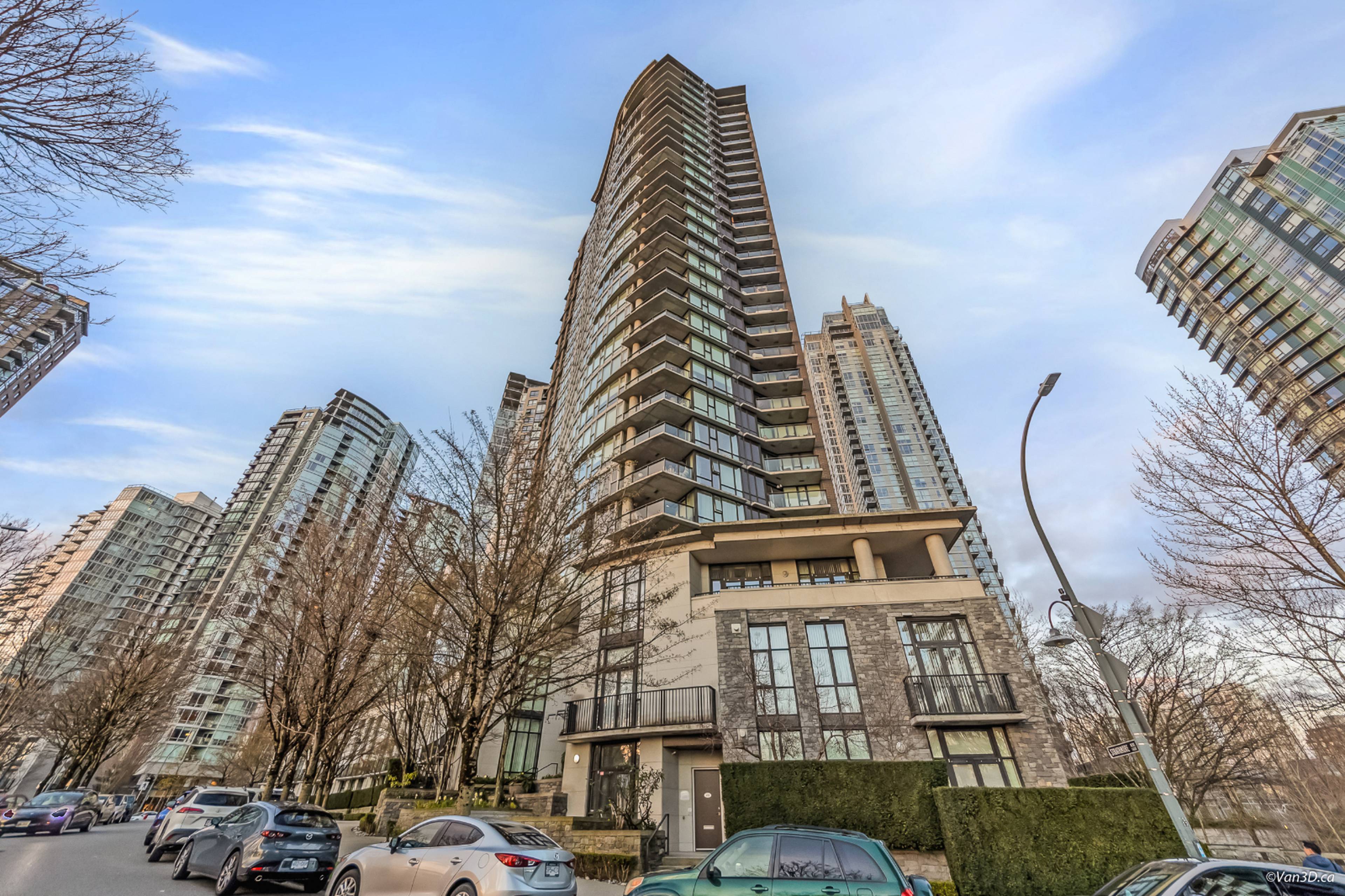 2 ch.  · 2 s. de bains for rent $4,200 / mois
