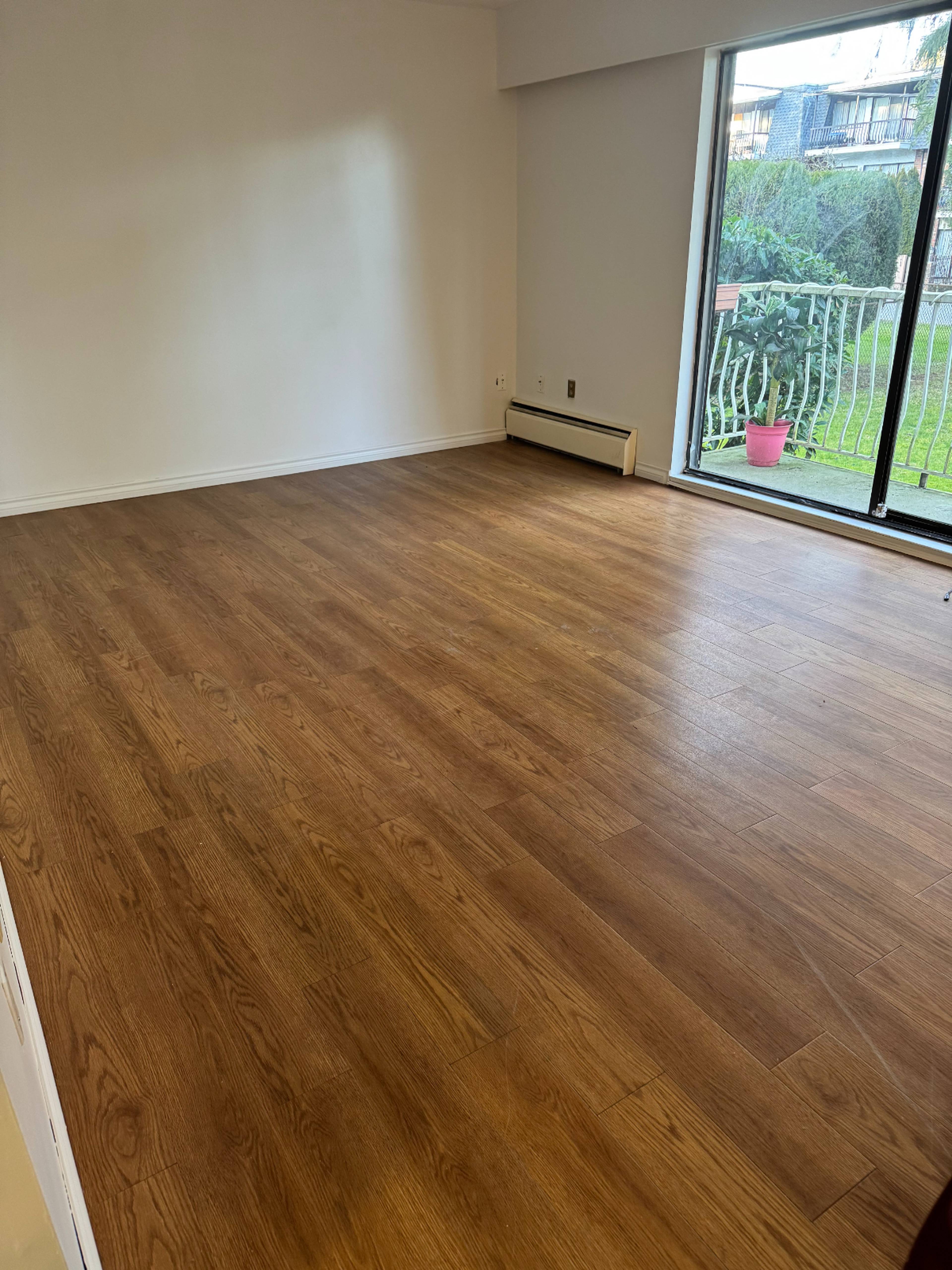 2 ch.  · 1 s. de bains for rent $2,200 / mois